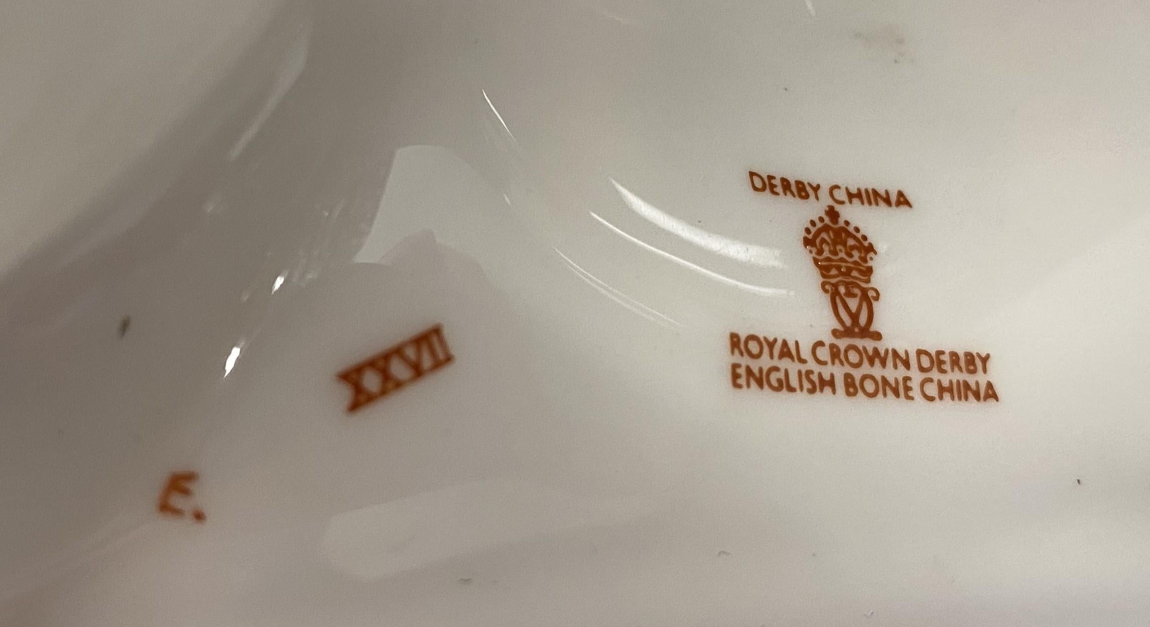 Paar polychrome alte Imari Royal Crown Derby Porcelain Delphin-Kerzenleuchter im Angebot 2