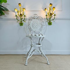 Paire d'appliques en tole de tulipe peinte en polychrome
