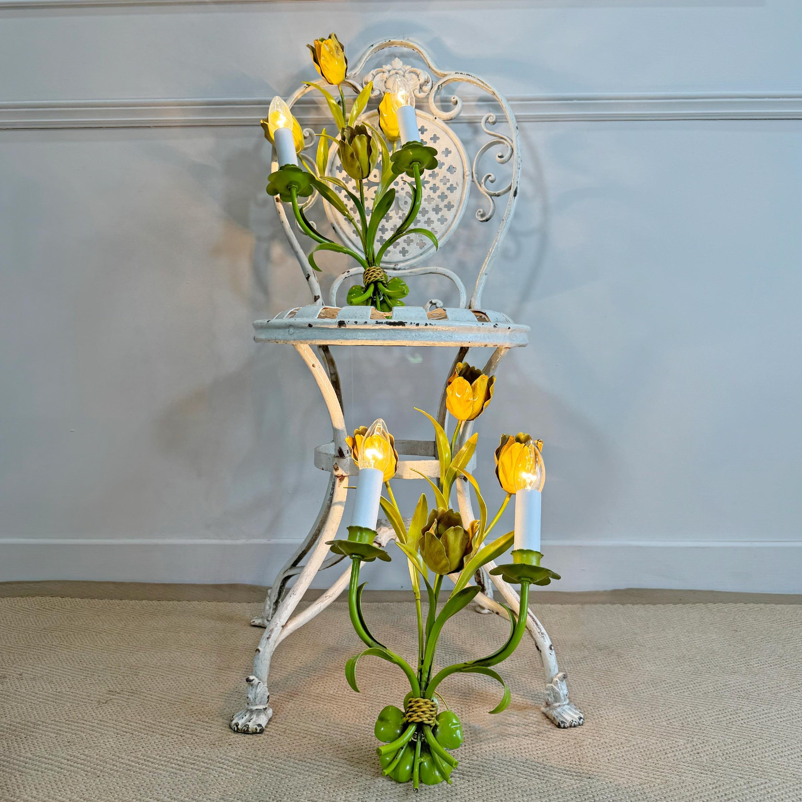 Pair of Polychrome Painted Tulip Tole Wall Lights In Good Condition For Sale In Hastings, GB