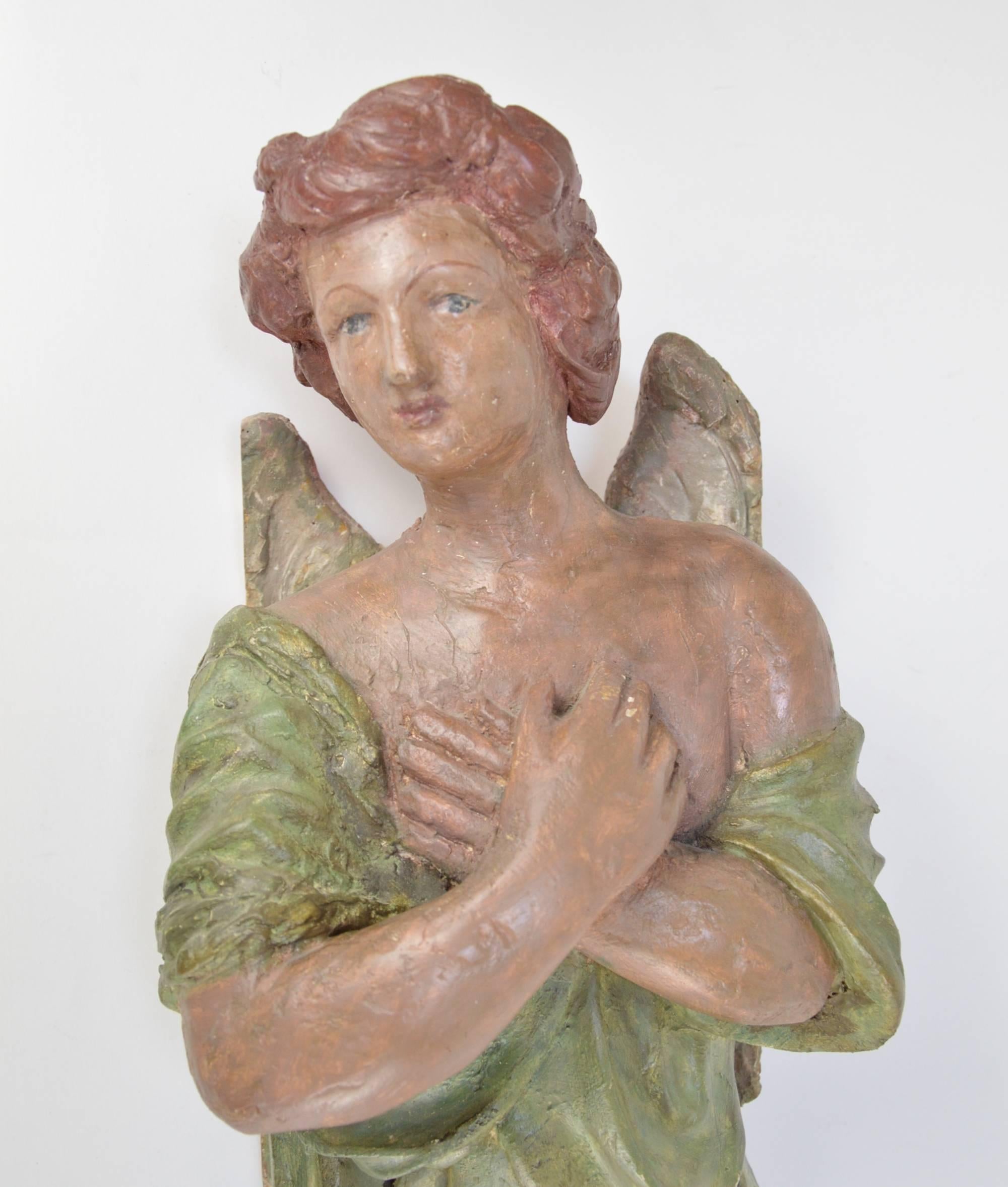 Pair of polychrome wooden angel sculptures.
Flemish school, 17th-18th century.
Condition report: good condition, old restorations, some chips to the paint layer, insect holes.