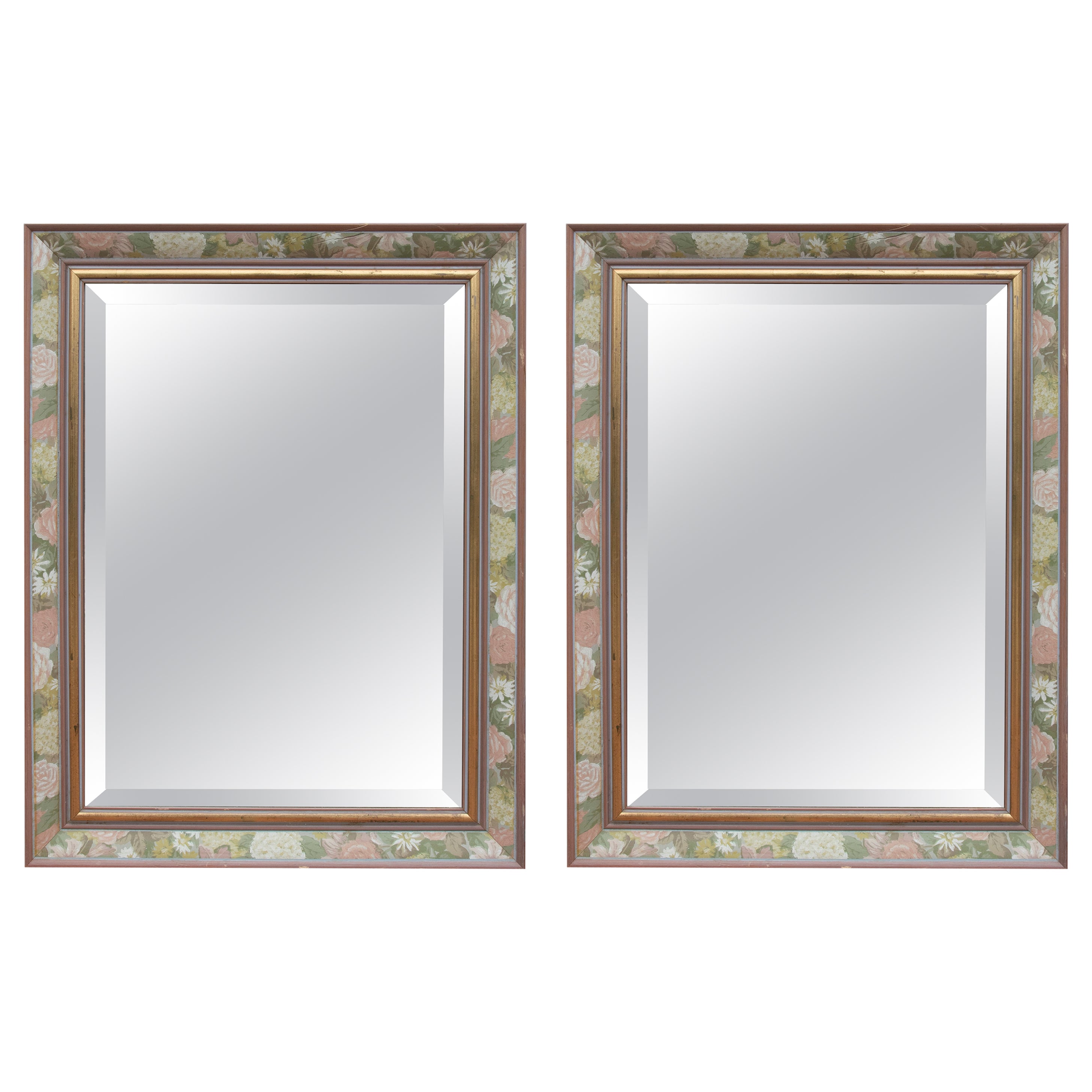 Paar polychrome Holzspiegel mit Blumenszenen im Angebot