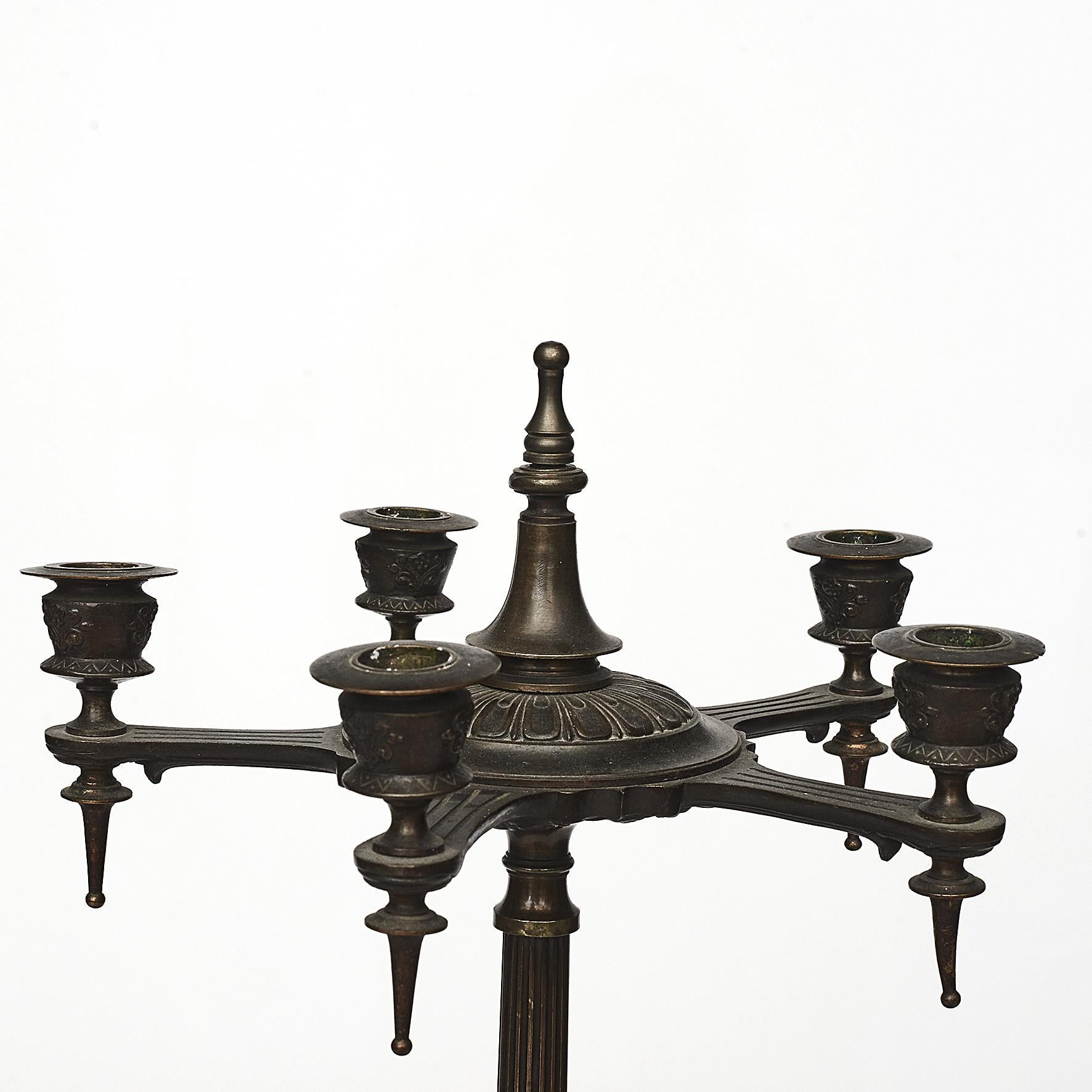 Pair of Pompeian Style Patinated Bronze Candelabras In Good Condition For Sale In Kastrup, DK