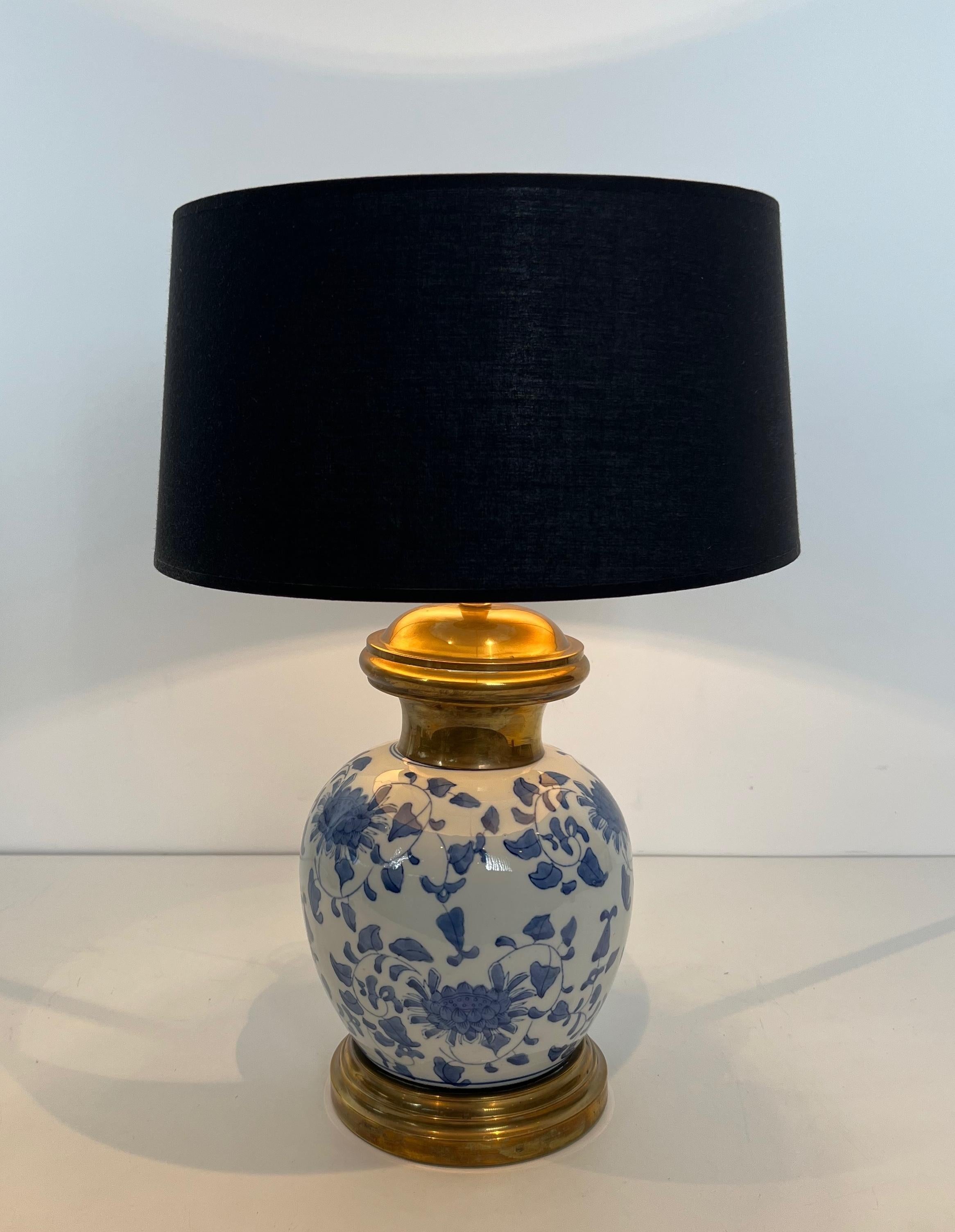 Coppia di lampade da tavolo in porcellana e ottone con decorazione cinese in vendita 6