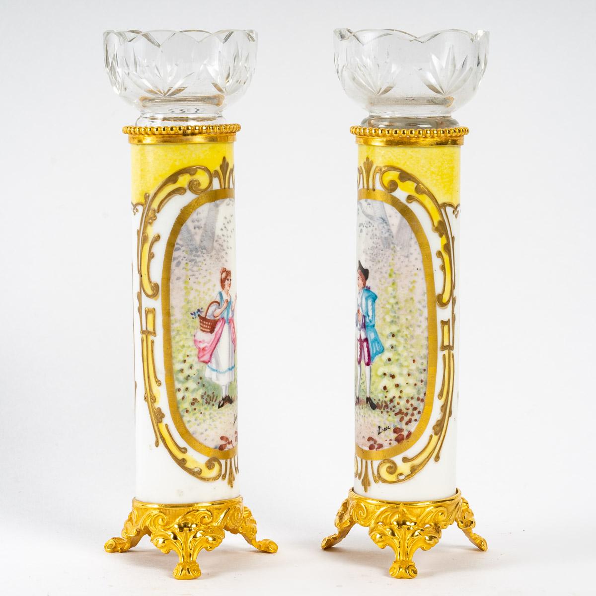 Pair of Porcelain and Gilt Bronze Soliflores, 19th Century In Good Condition In Saint-Ouen, FR