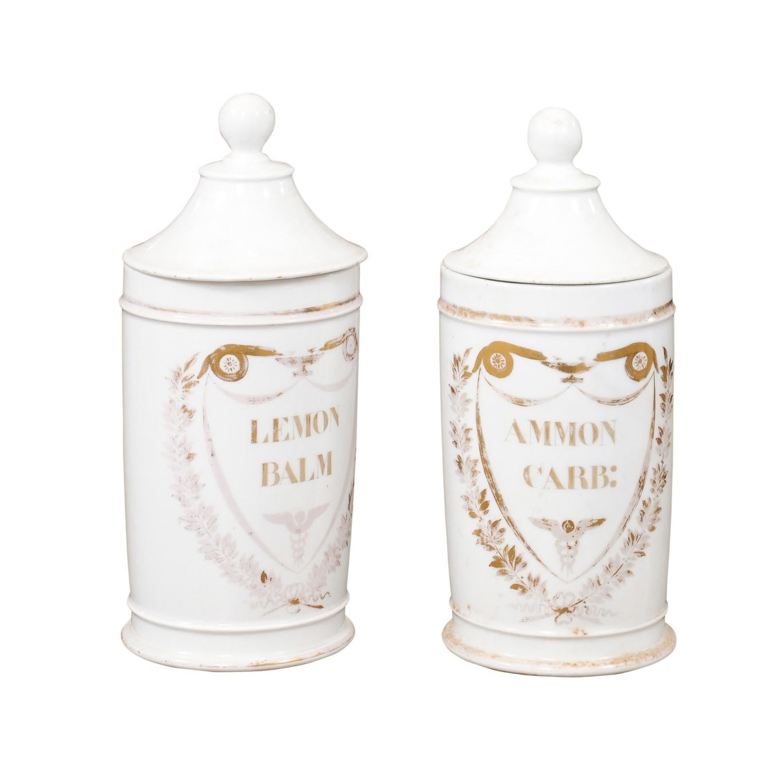 Pair of Porcelain Apothecary Jars with Lids and Gilt Detail, English ca. 1900 In Good Condition For Sale In Atlanta, GA