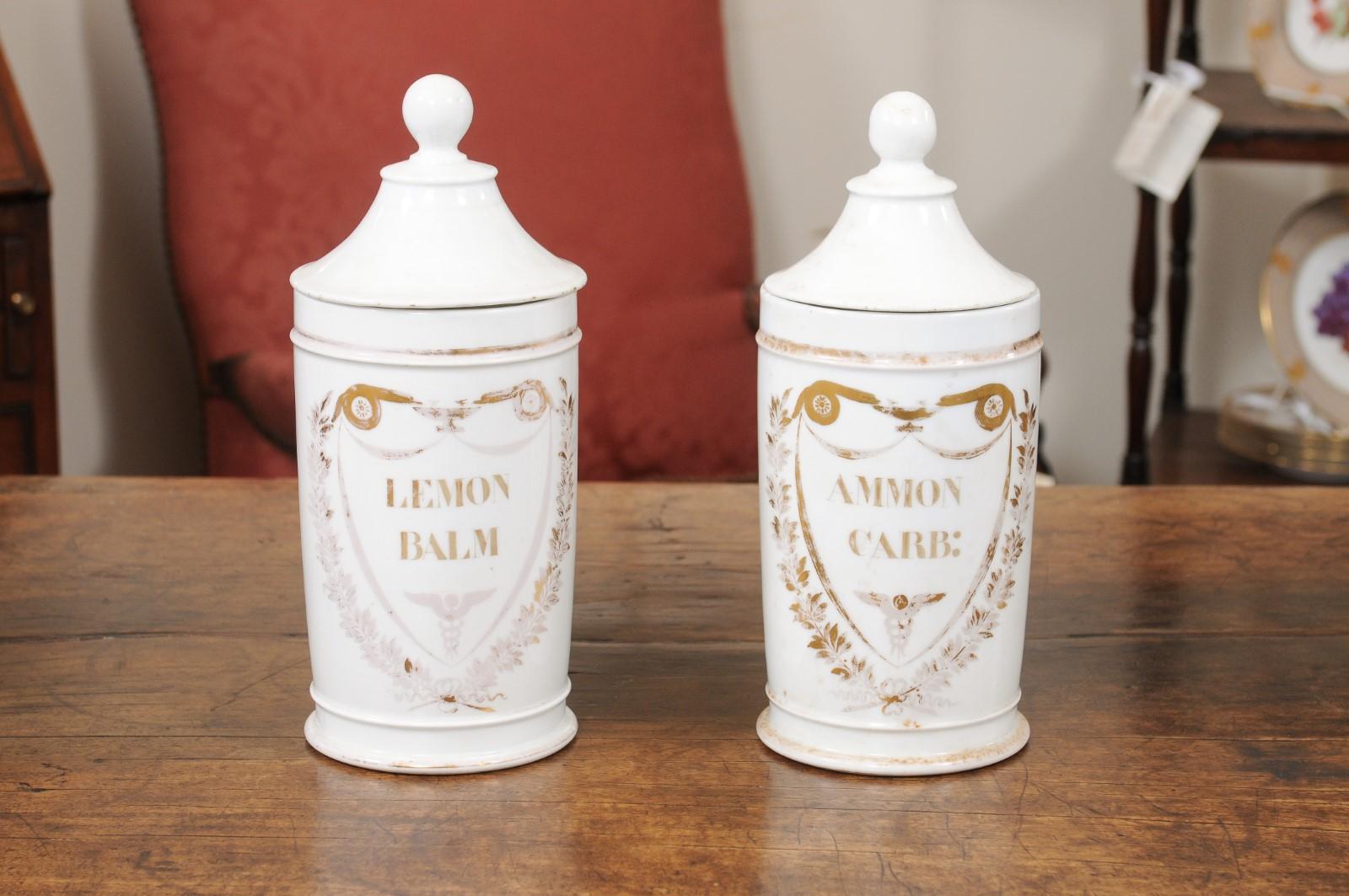 Pair of Porcelain Apothecary Jars with Lids and Gilt Detail, English ca. 1900 For Sale 3