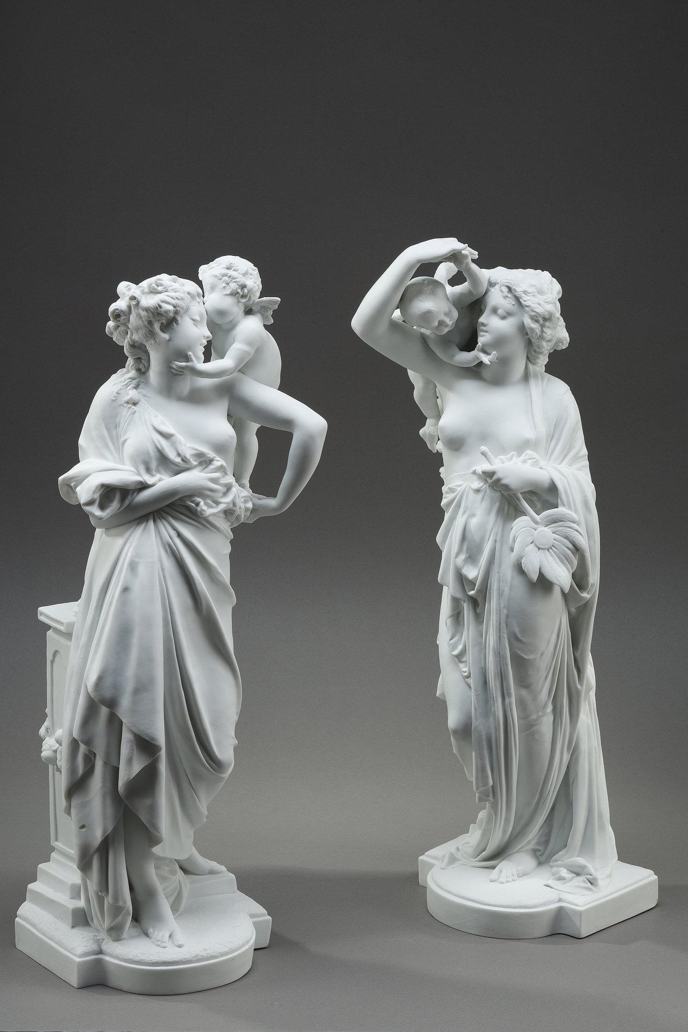 Neobarocco Coppia di sculture in biscuit di porcellana, dopo Carrier-Belleuse in vendita