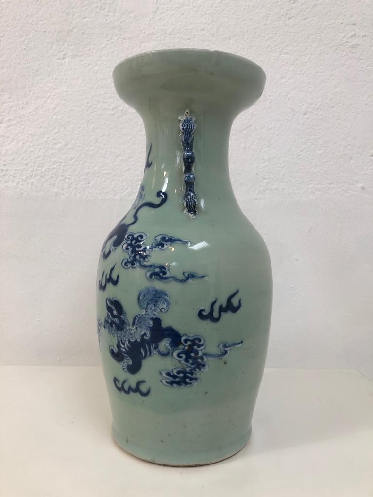 Pair of Porcelain Blue and White Chinese Decorative Vases 6