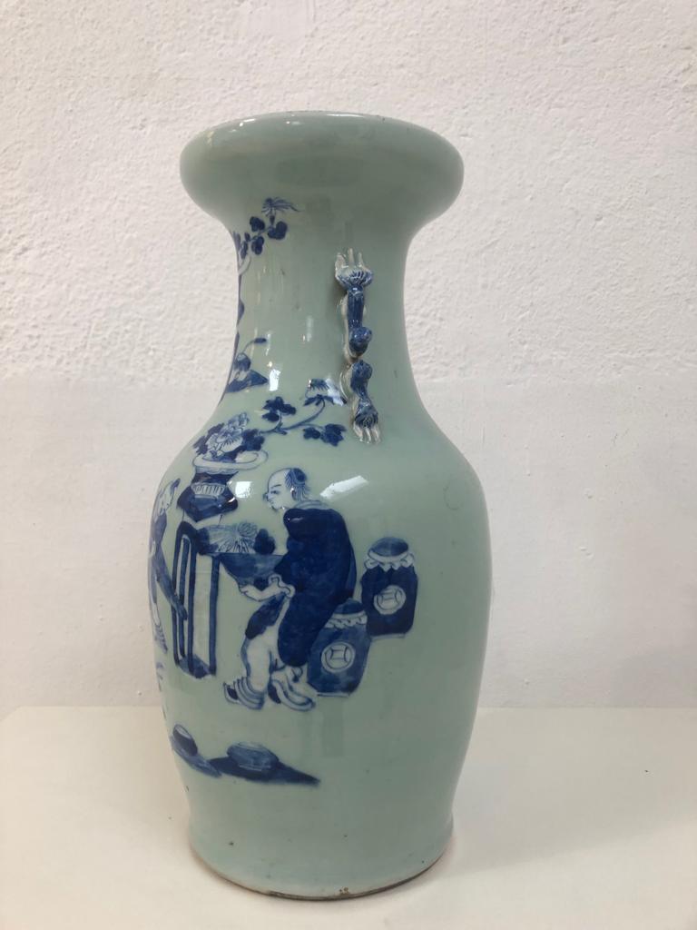Pair of Porcelain Blue and White Chinese Decorative Vases 2