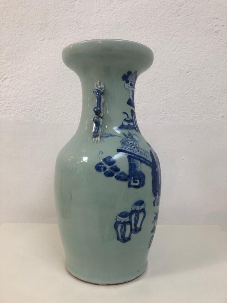 Pair of Porcelain Blue and White Chinese Decorative Vases 4