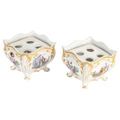 Paire de bouquetières en porcelaine, XIXe siècle, période Napoléon III.