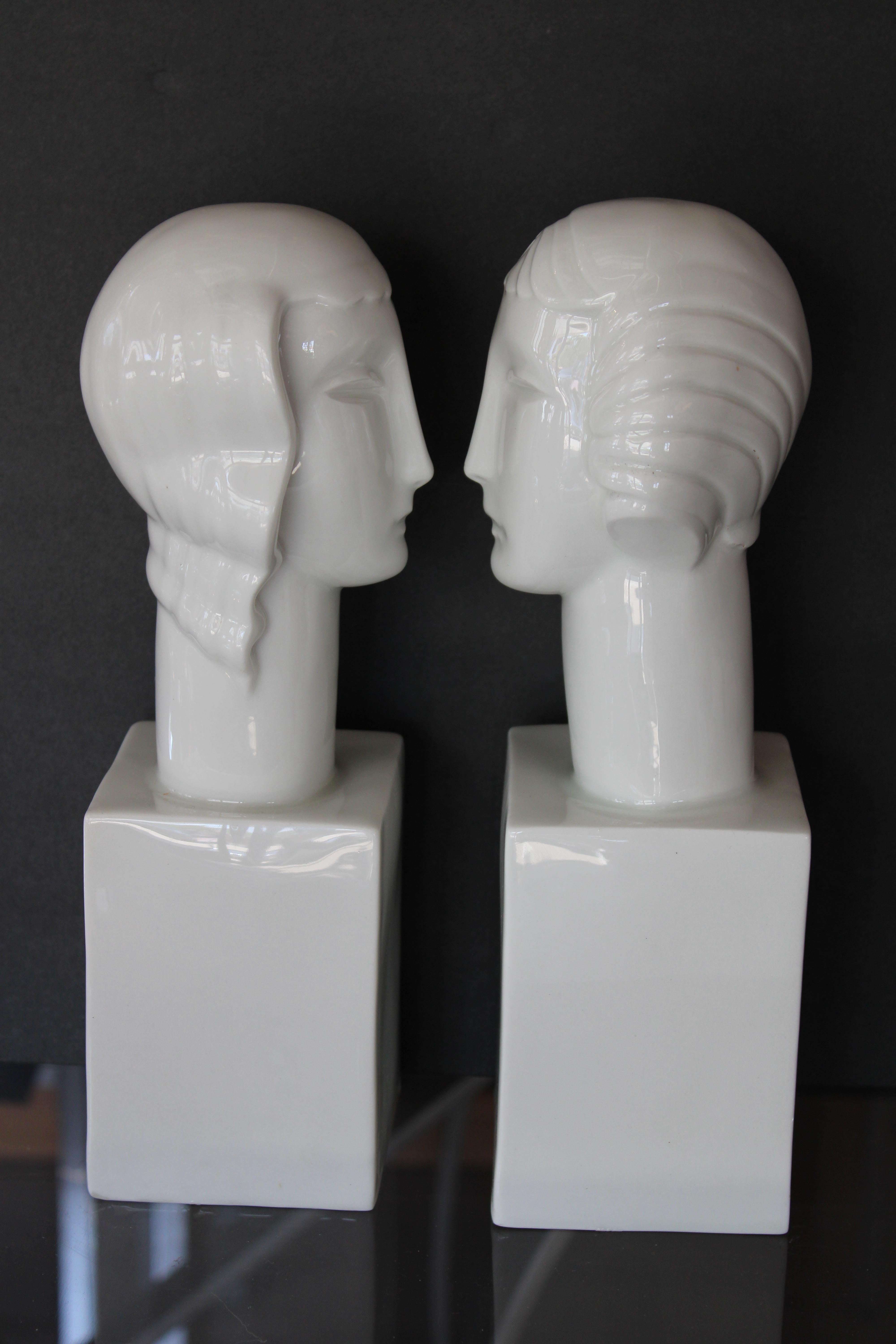 Art déco Paire de bustes en porcelaine de Geza de Vegh pour Lamberton Scammell en vente