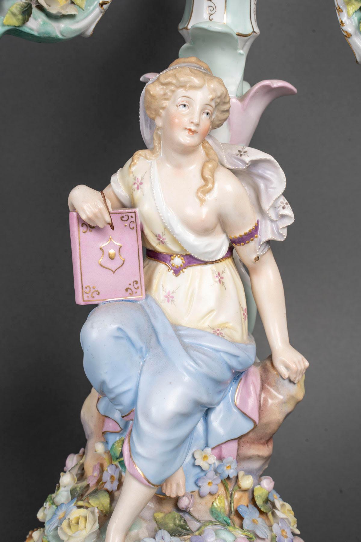 Francese Coppia di candelabri in porcellana, fine XIX secolo, periodo Napoleone III. in vendita