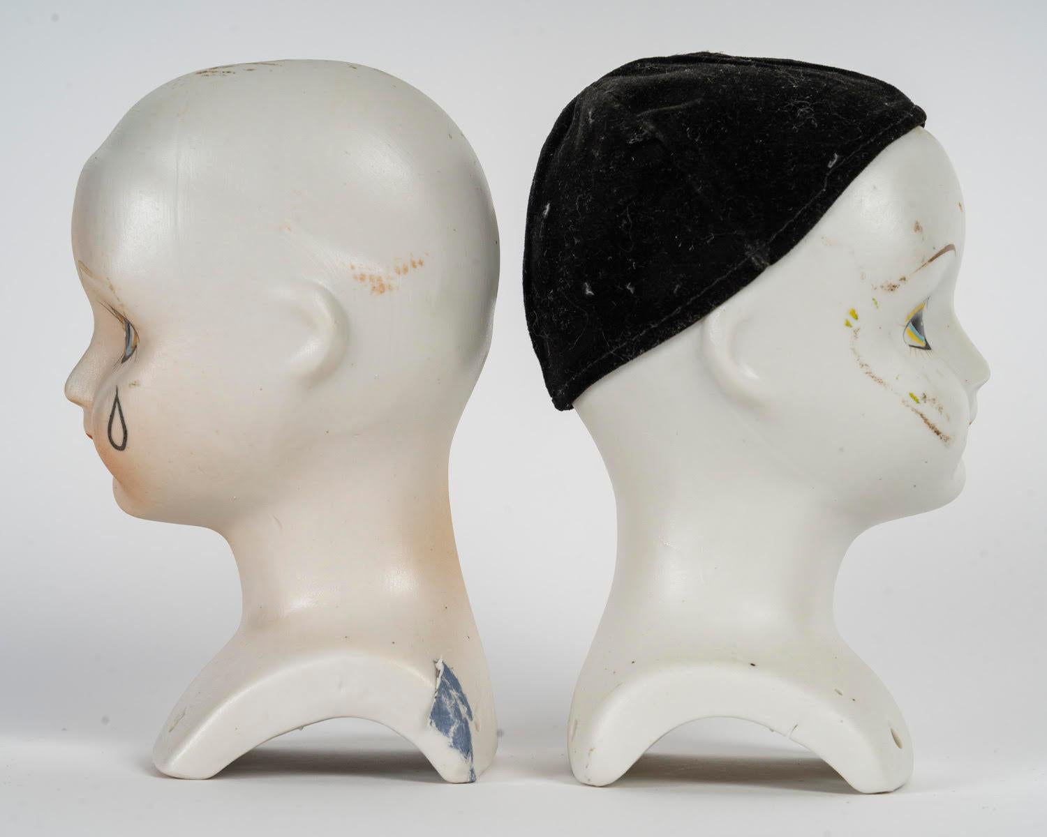 Pareja de cabezas de muñecas de porcelana, 1960. siglo XX en venta