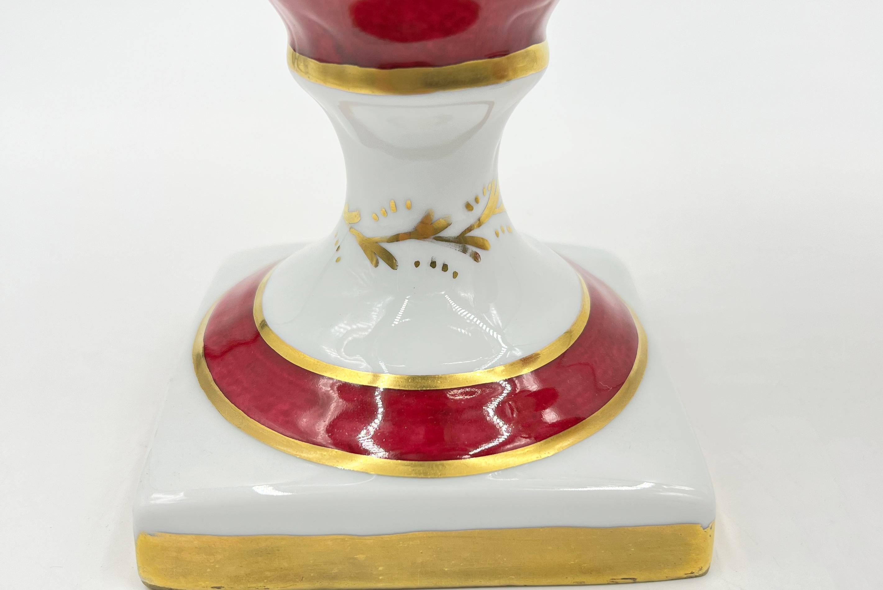 Paire de vases en porcelaine de style Empire marqus Paris Bon état - En vente à London, GB