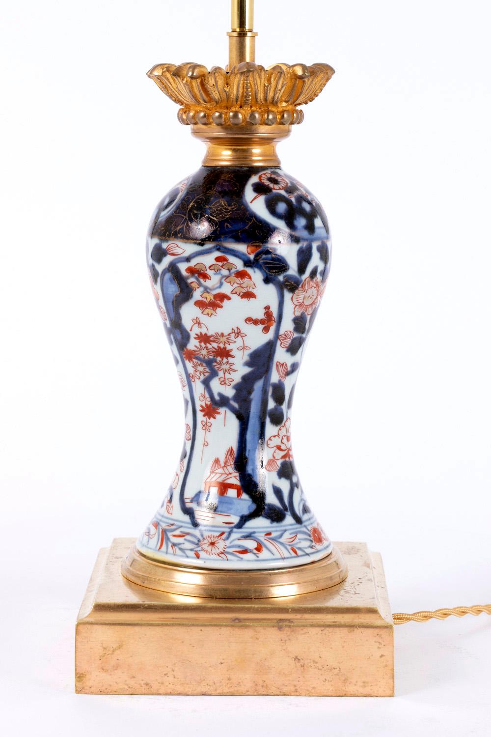 Porzellanlampen mit Imari-Dekor, spätes 19. Jahrhundert, Paar (Chinoiserie) im Angebot