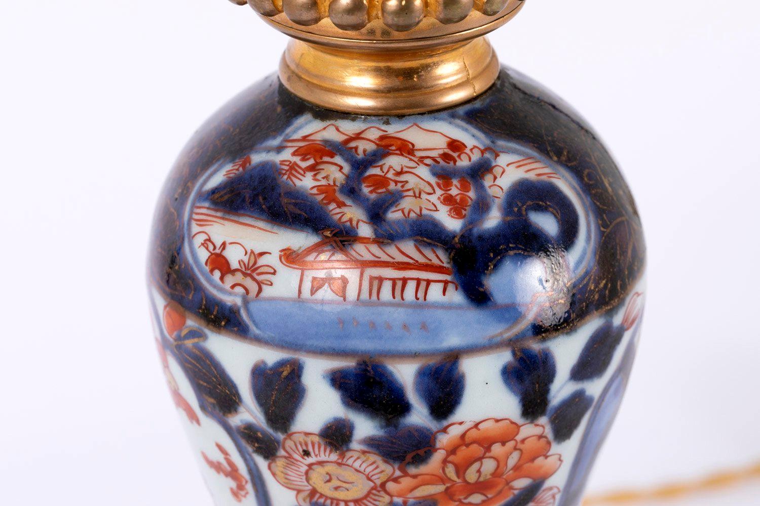 Porzellanlampen mit Imari-Dekor, spätes 19. Jahrhundert, Paar im Angebot 1