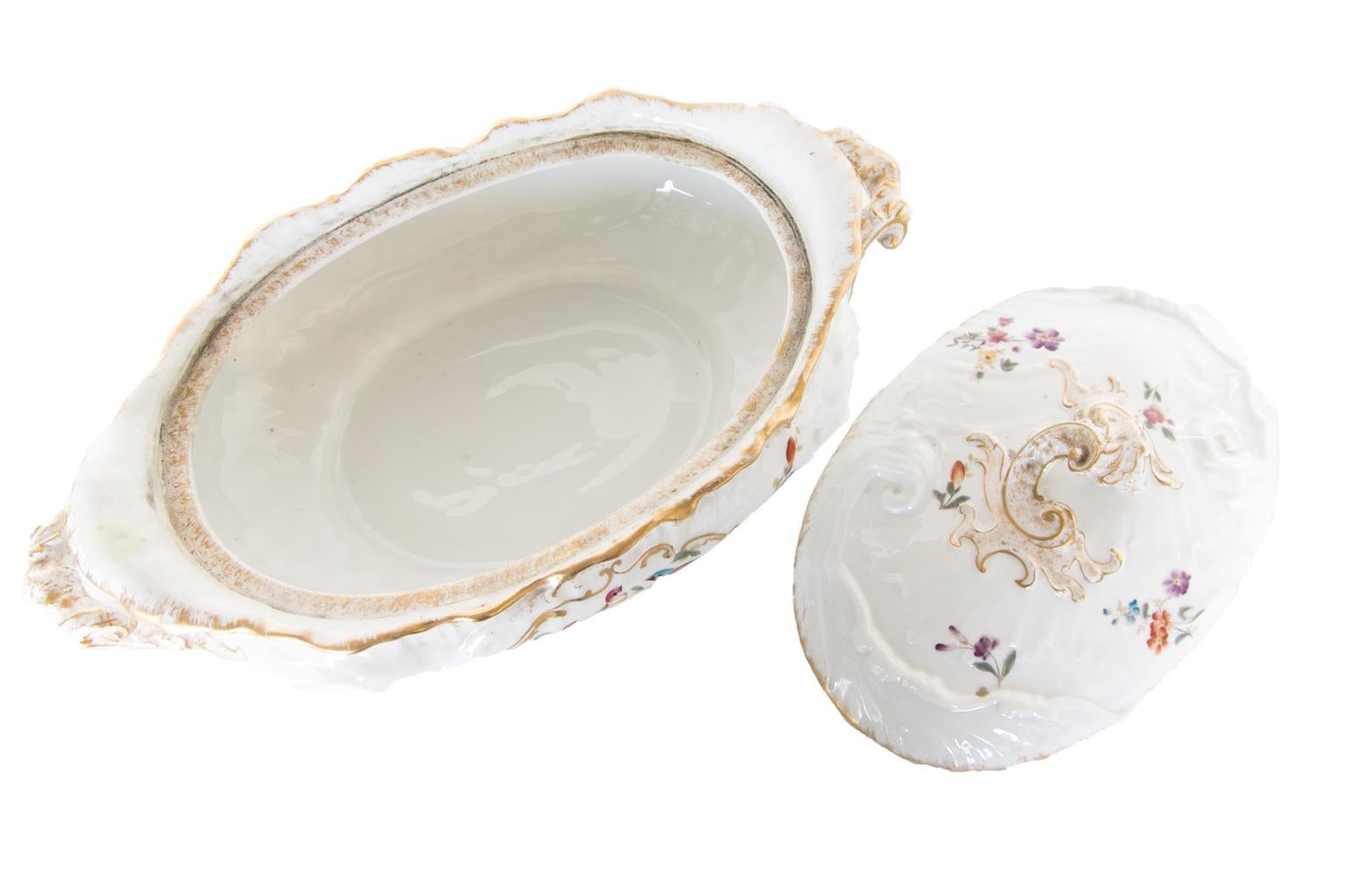 Pair of Porcelain Limoges Tureens For Sale 3