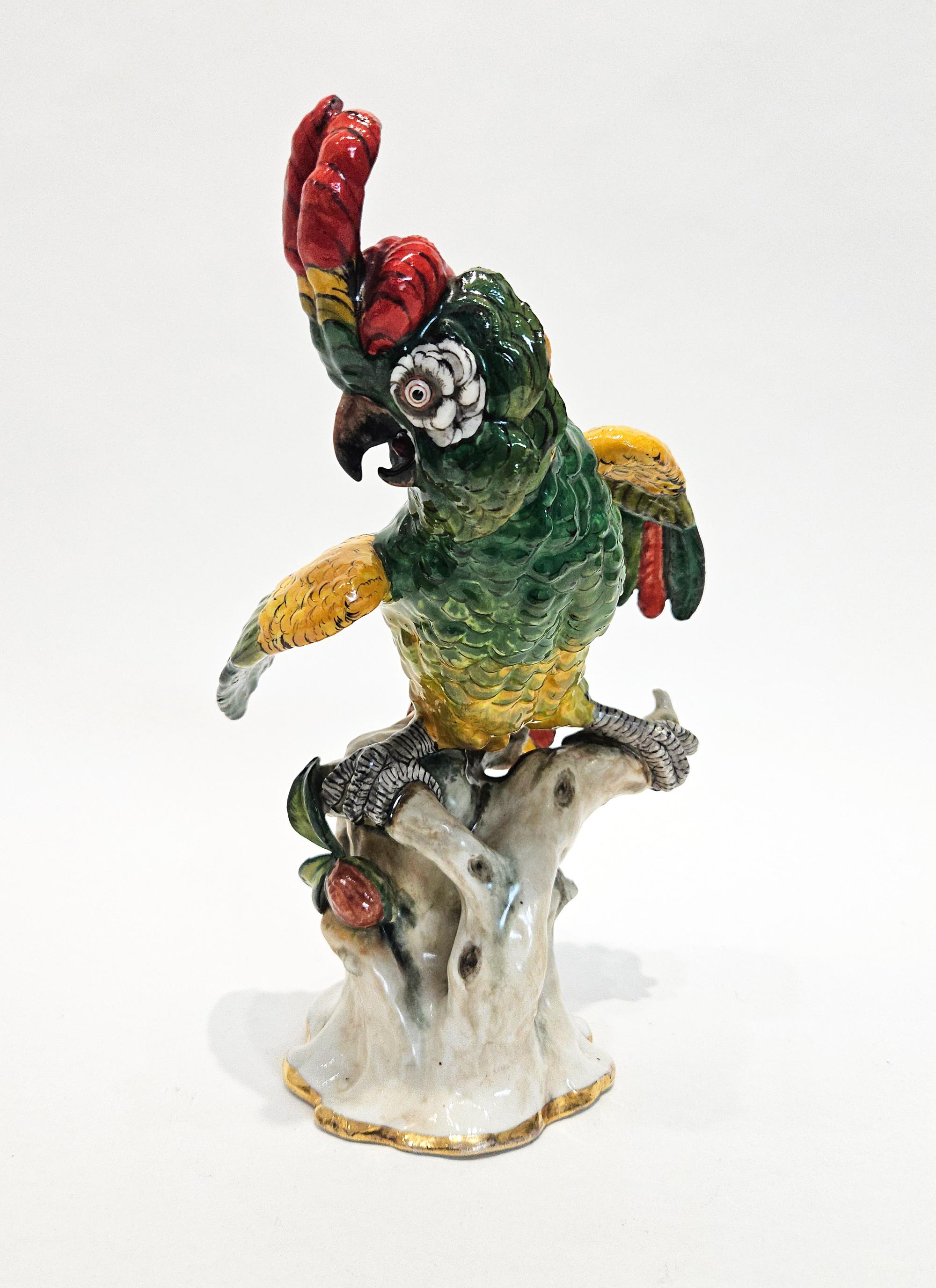 Pareja de loros / cacatúas de porcelana, estilo Meissen, Alemania, c. 1920 Porcelana en venta