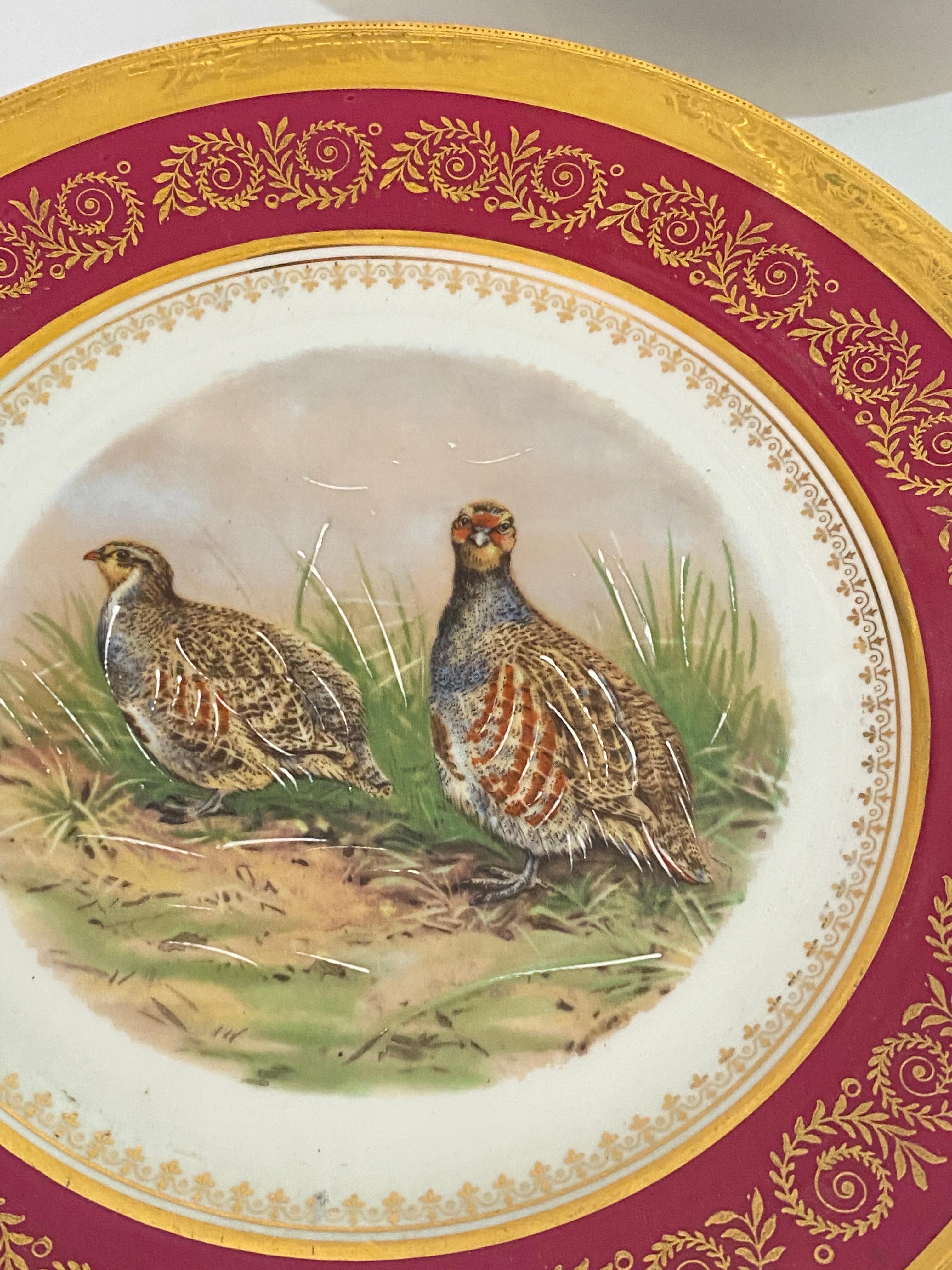 Paire d'assiettes en porcelaine, en céramique avec motif de décor d'animaux, France 1960 Bon état - En vente à Auribeau sur Siagne, FR
