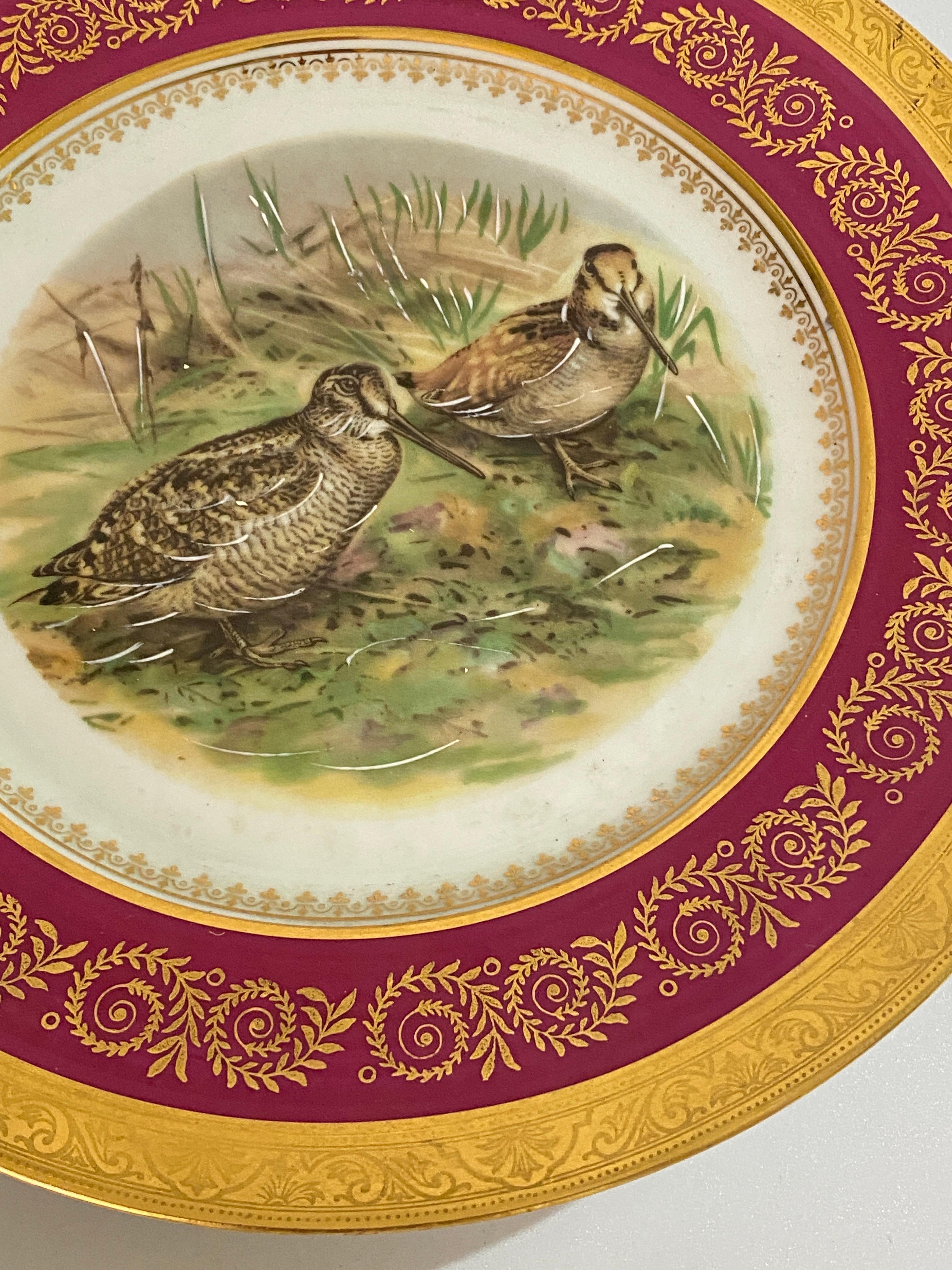 Milieu du XXe siècle Paire d'assiettes en porcelaine, en céramique avec motif de décor d'animaux, France 1960 en vente