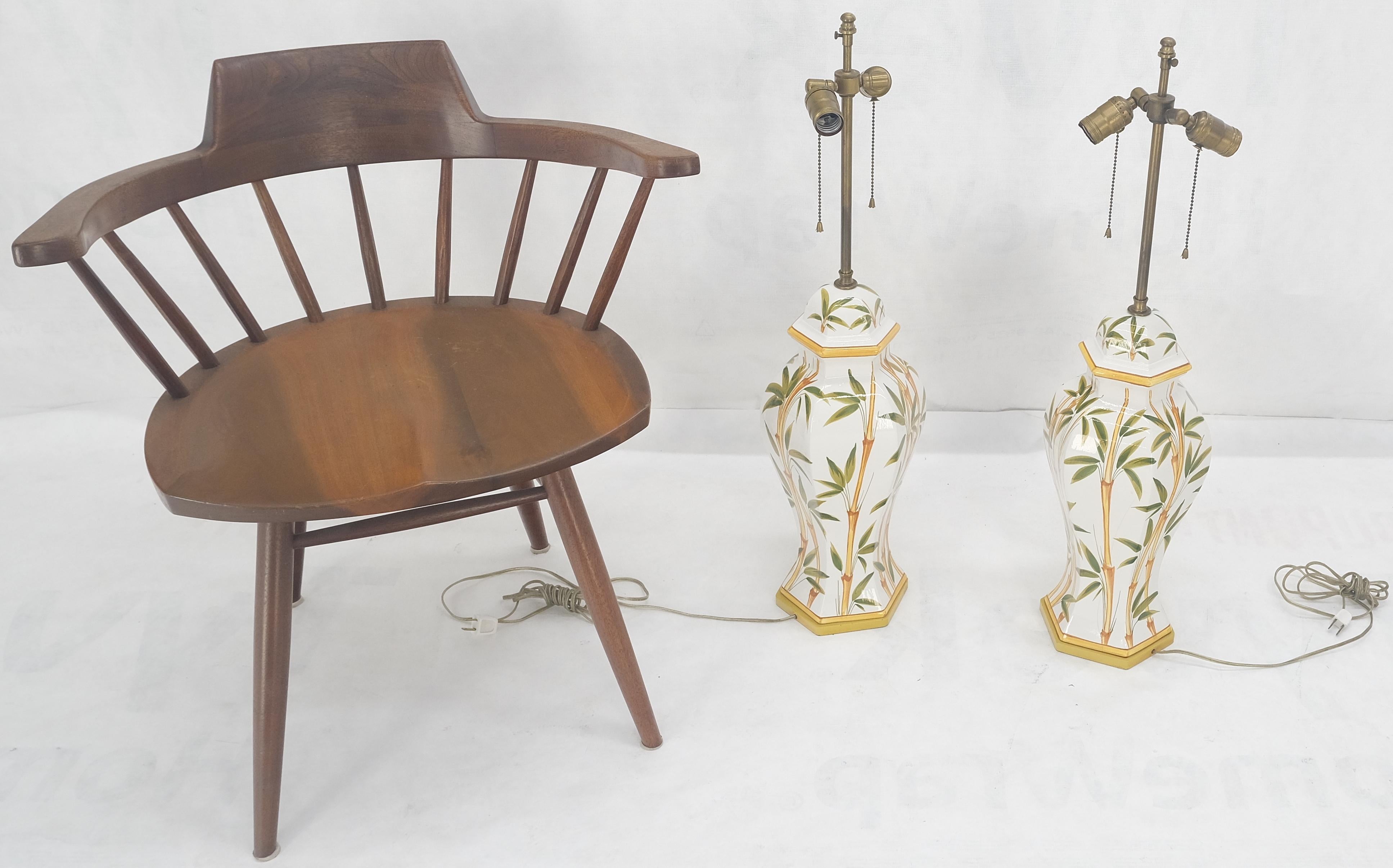 Céramique Paire de lampes en forme d'oignon en porcelaine, céramique à base hexagonale et motif bambou en vente