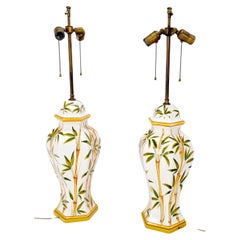 Paire de lampes en forme d'oignon en porcelaine, céramique à base hexagonale et motif bambou