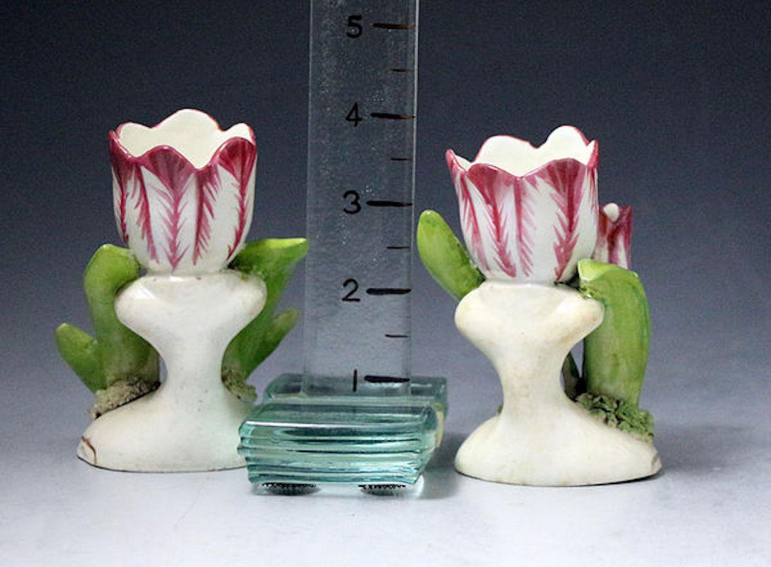 Pair of Porcelain Staffordshire Tulip Ornaments, circa 1835 In Good Condition In Woodstock, OXFORDSHIRE
