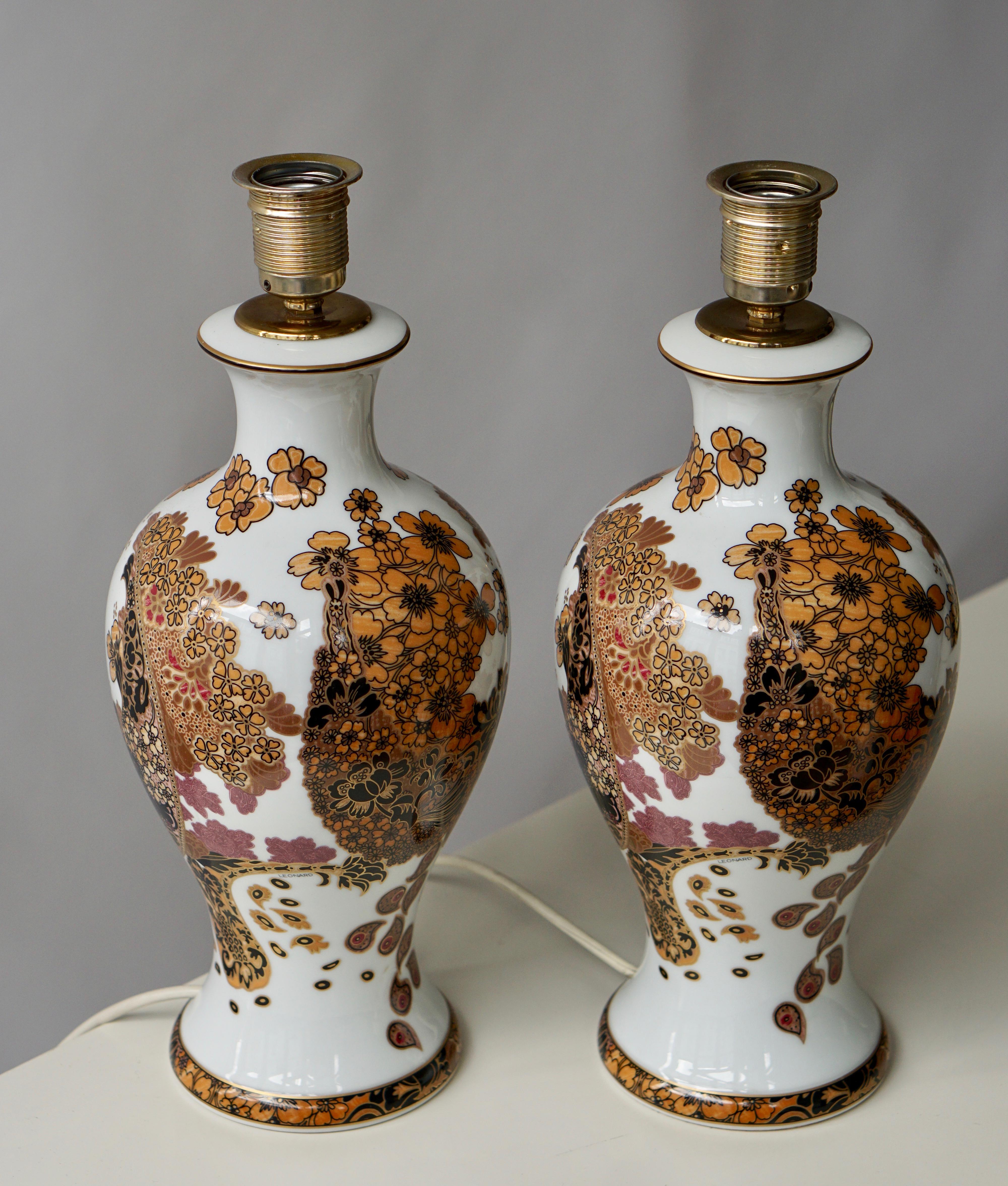 Mid-Century Modern Lampe de table une porcelaine en vente