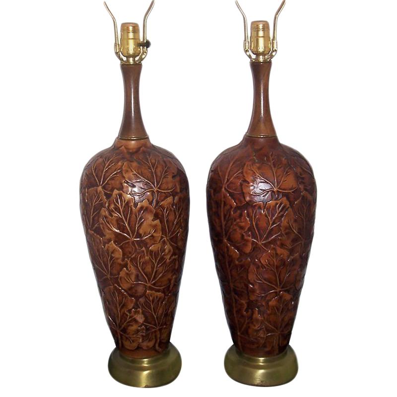 Pair of Porcelain Table Lamps In Good Condition For Sale In New York, NY