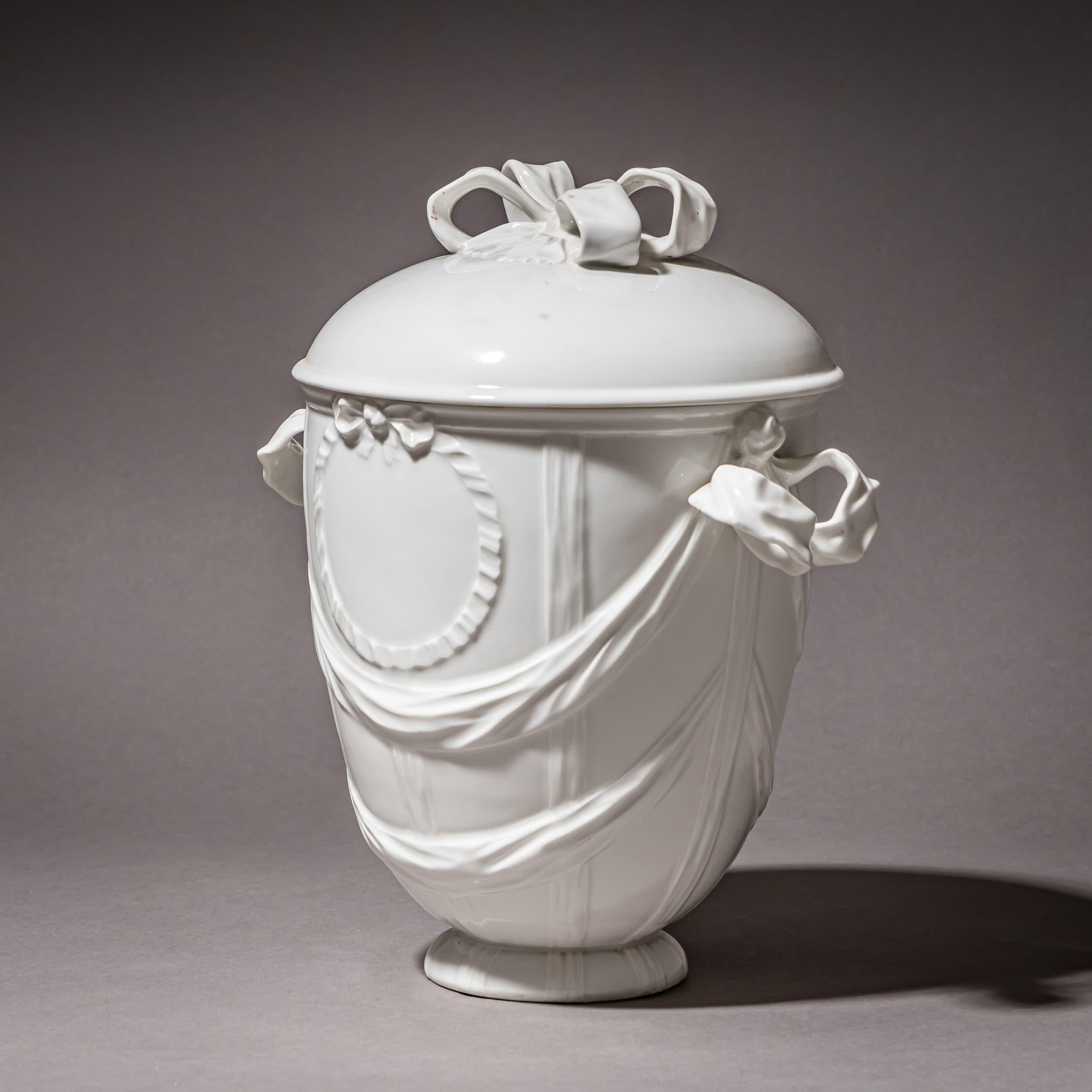 Pair of Porcelain Urns, KPM Berlin, 1990s For Sale 1