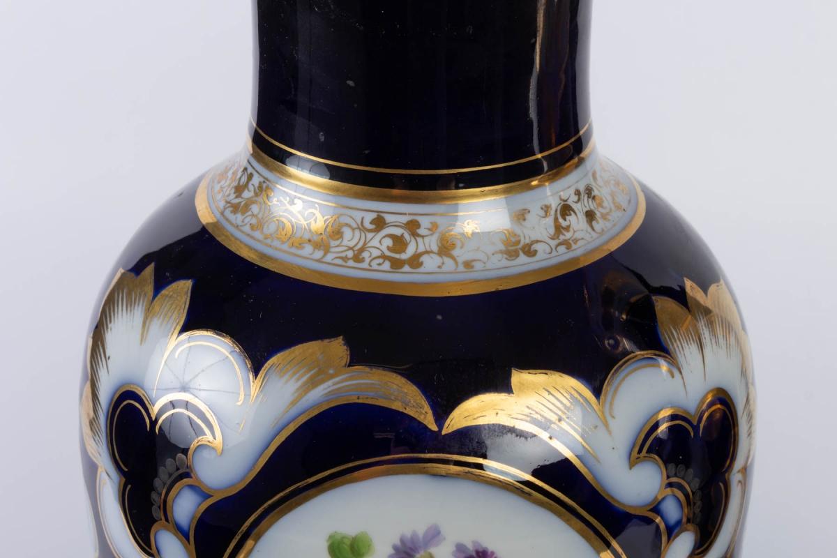 Pair of Porcelain Vases from Paris, 19th Century, Napoleon III  2