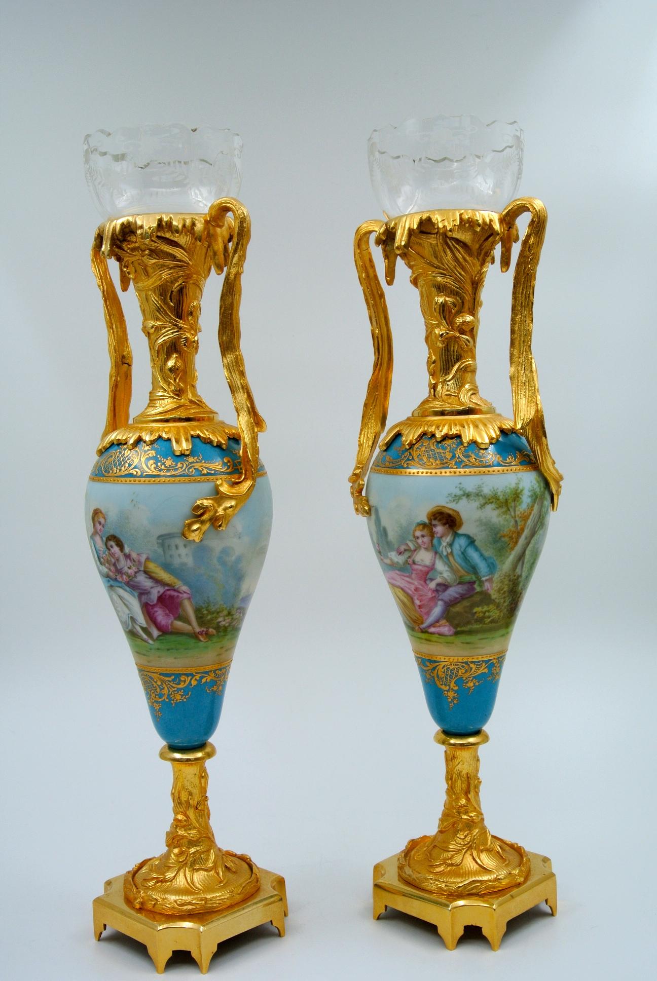 Pair of Porcelain Vases, Gilded Bronze and Crystal In Good Condition In Saint-Ouen, FR