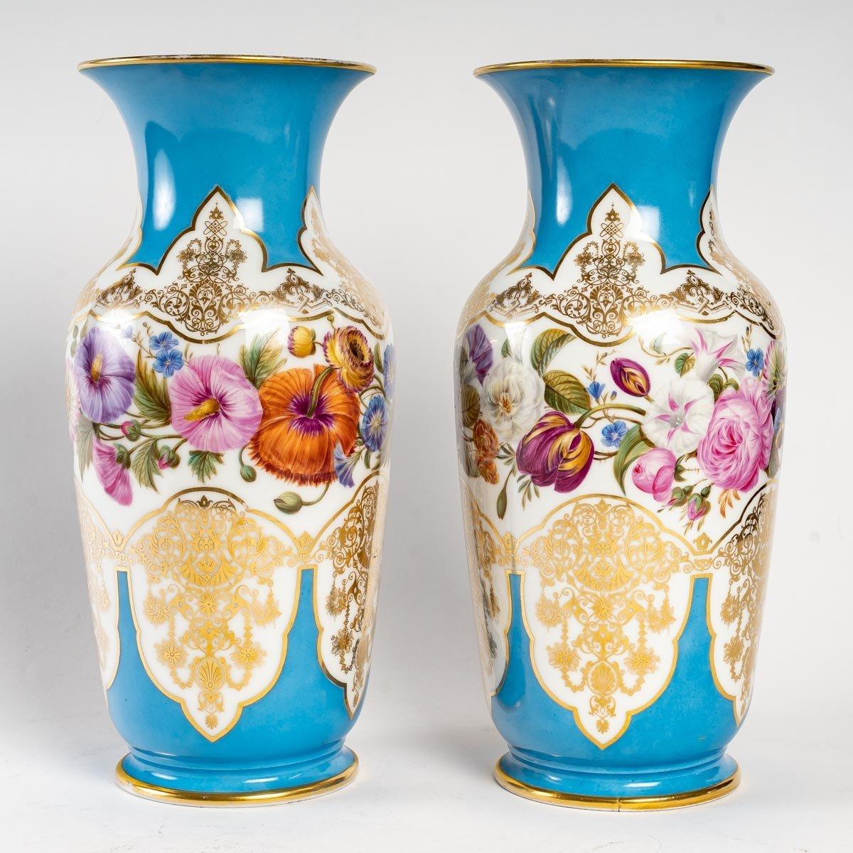 Pair of Porcelain Vases, Late 19th Century In Good Condition For Sale In Saint-Ouen, FR