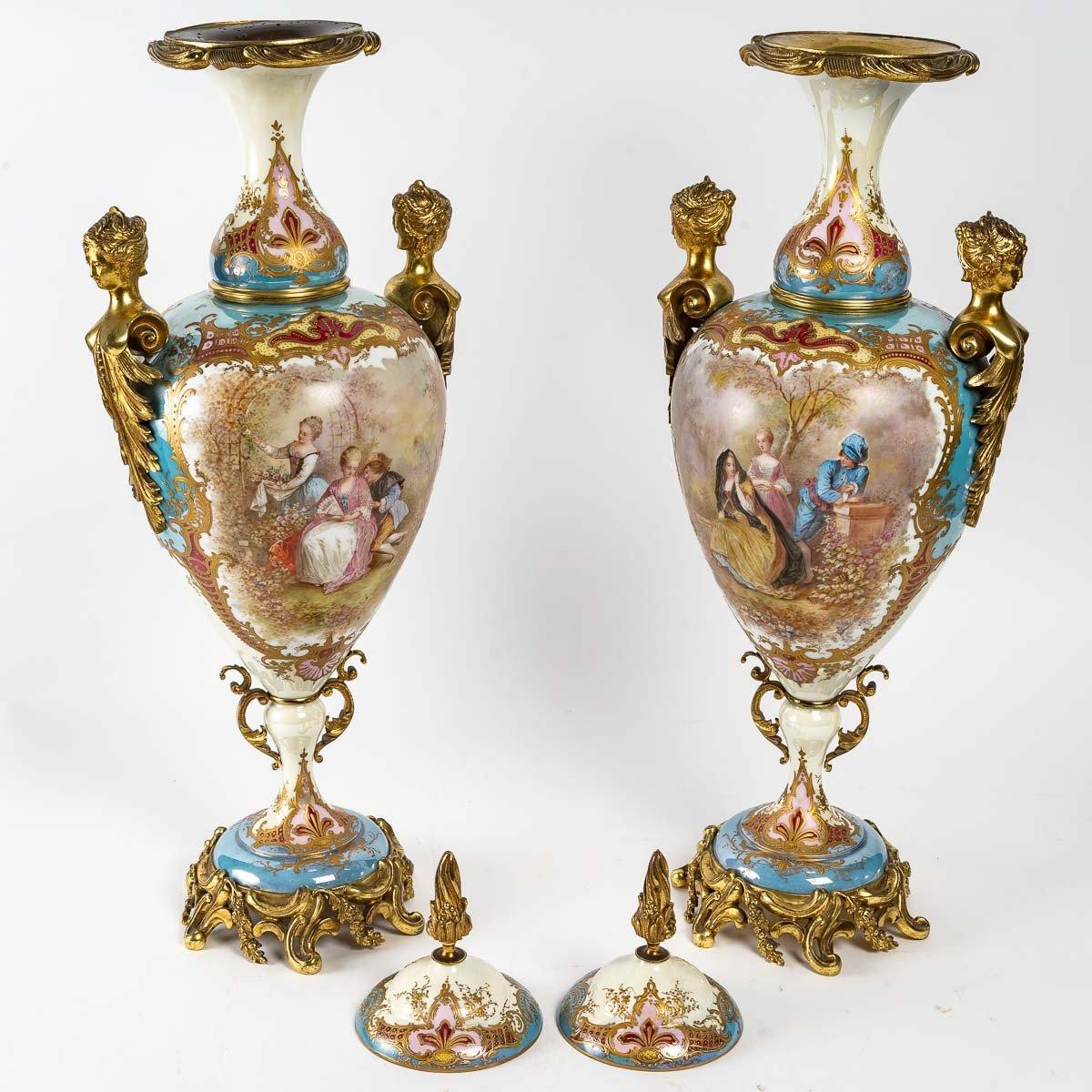 Pair of Porcelain Vases, Late 19th Century 1