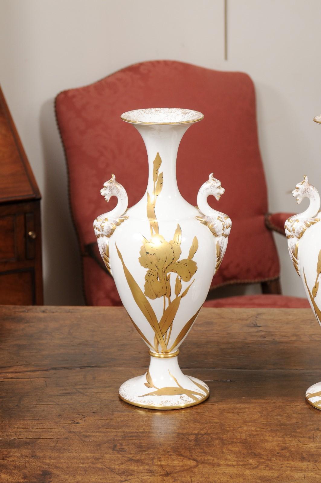 Pair of Porcelain Vases with Gilt Painted Irises, 20th Century Italy For Sale 9