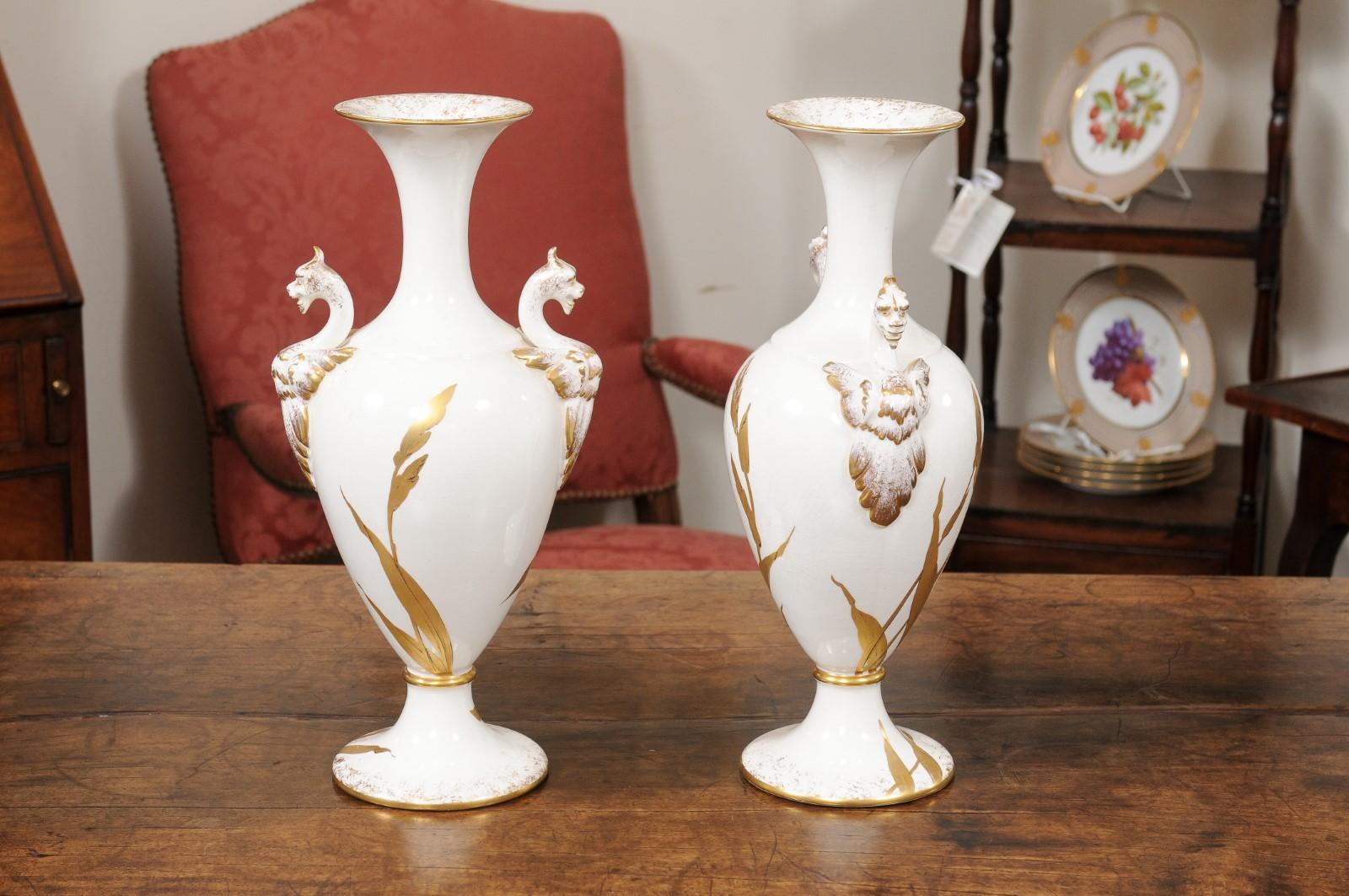 Pair of Porcelain Vases with Gilt Painted Irises, 20th Century Italy For Sale 1
