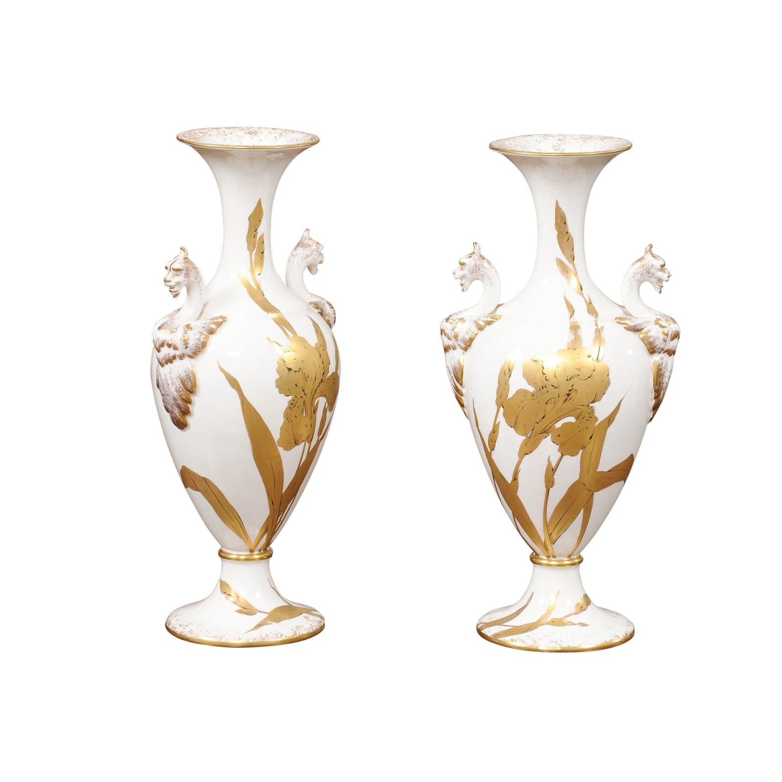 Pair of Porcelain Vases with Gilt Painted Irises, 20th Century Italy For Sale 6
