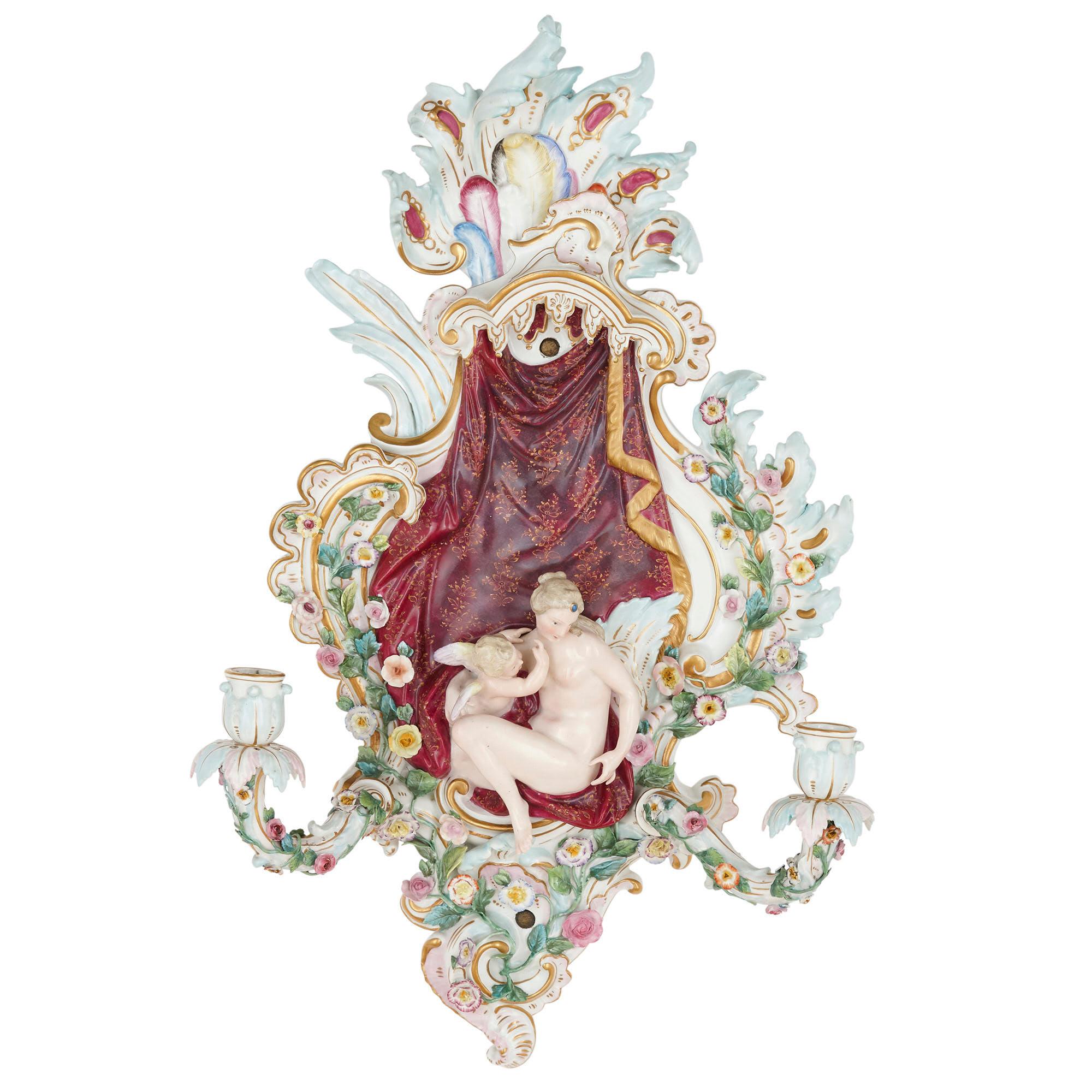 Rococo Paire d'appliques murales en porcelaine de Meissen en vente