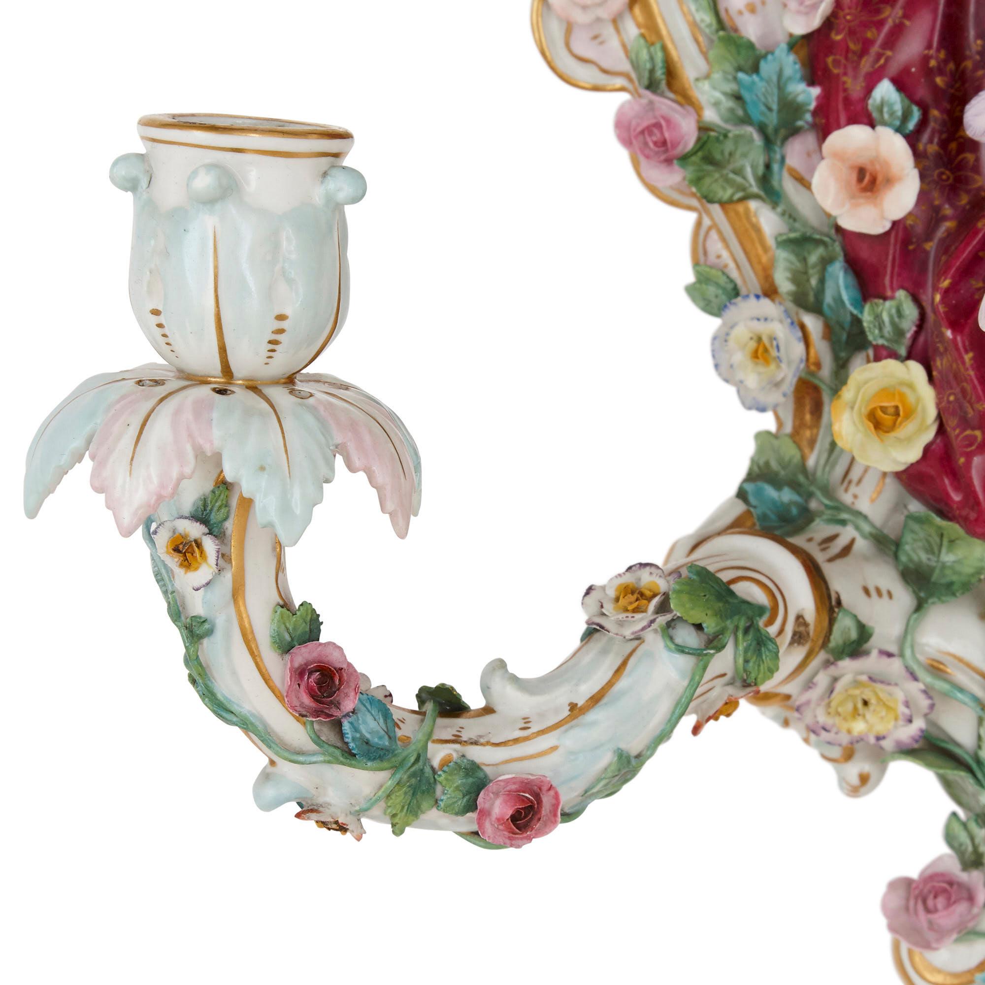Paire d'appliques murales en porcelaine de Meissen en vente 2