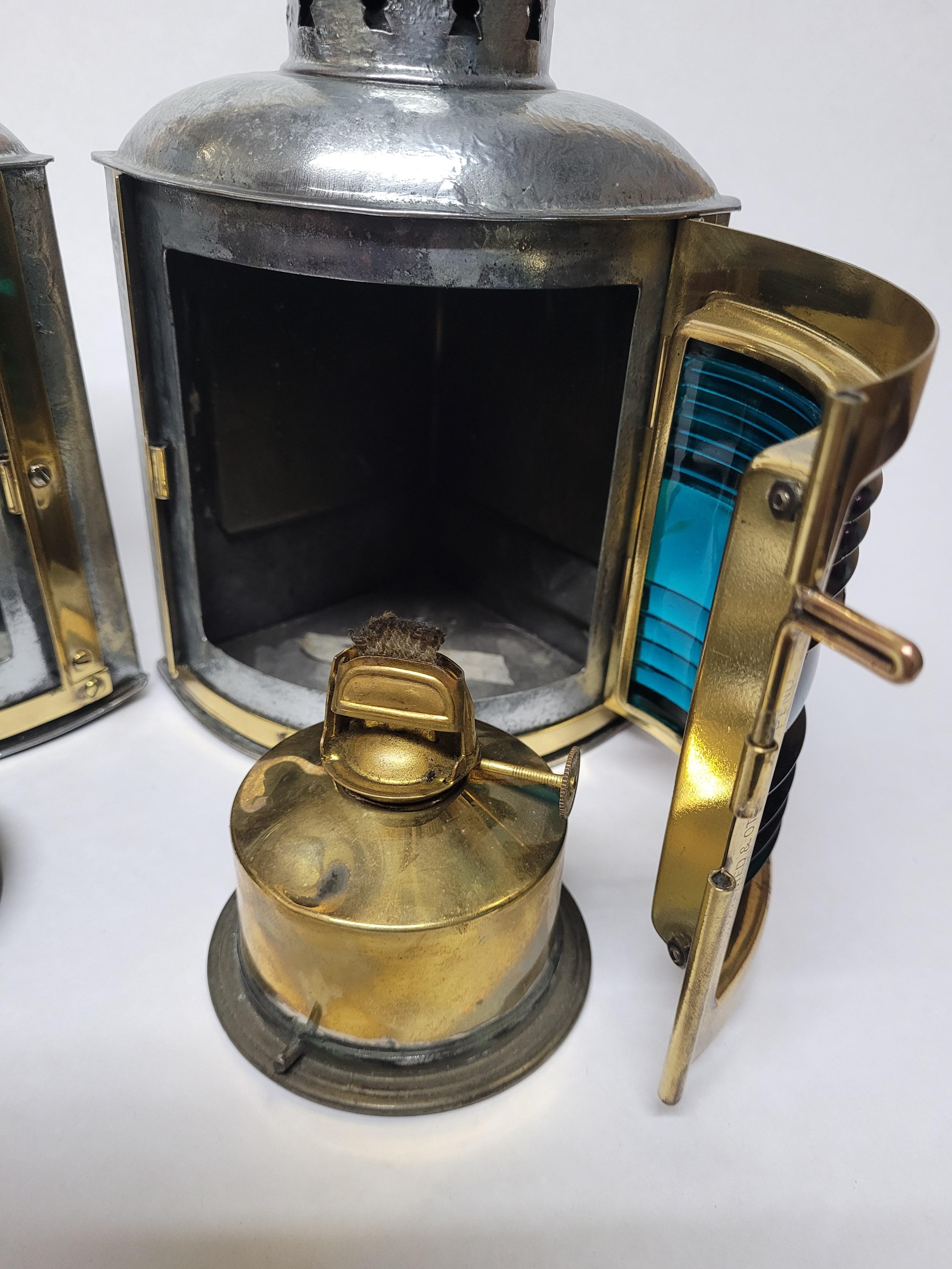 Pair of Port and Starboard Boat Lanterns For Sale 10
