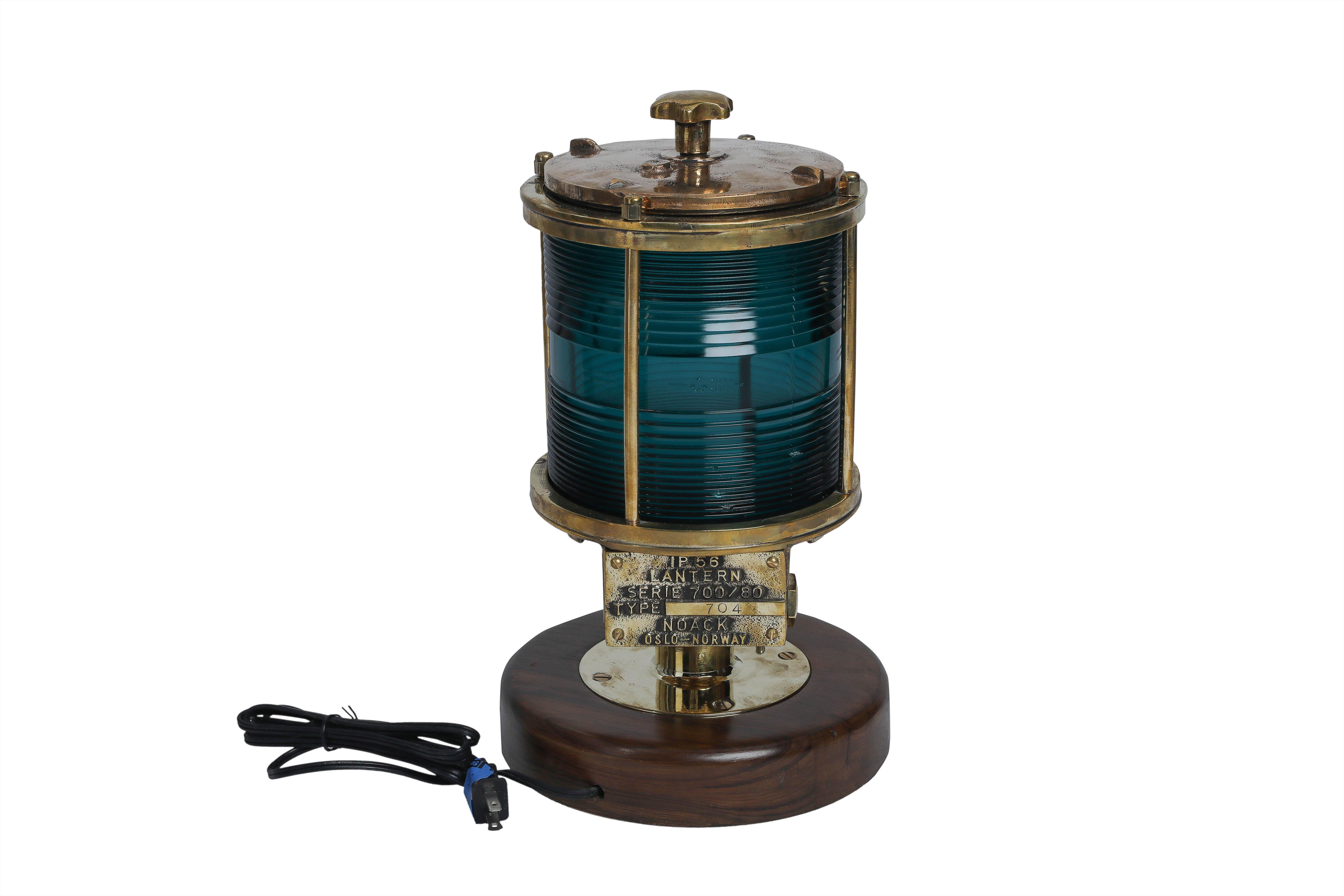 Pair of Port and Starboard Fresnel Lens Navigational Nautical Post Lights In Good Condition In Nantucket, MA