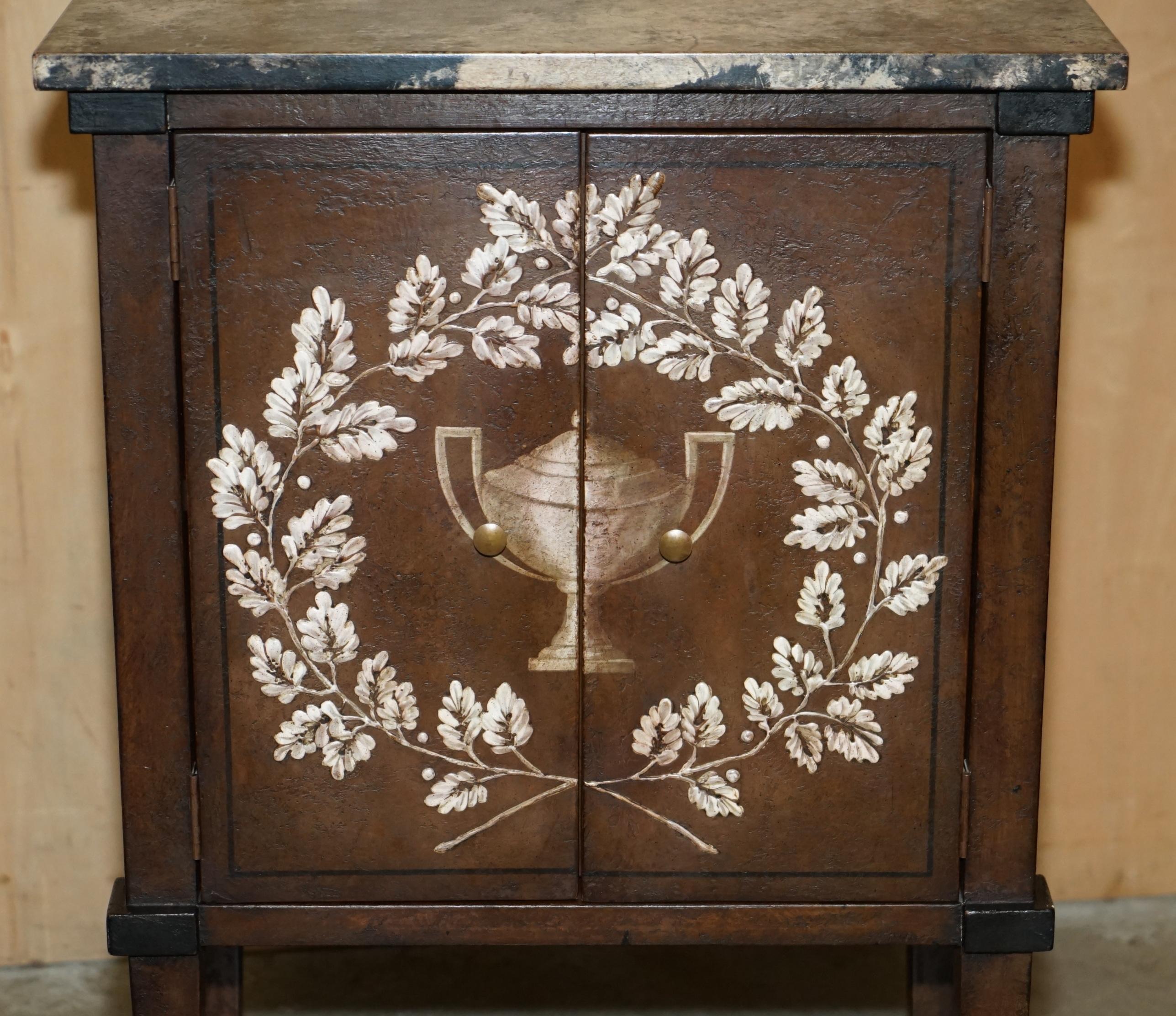 Pärchen PORTE ITALIA LOMBARDIA NiGHTSTÄNDE BETTSEITEN-SEITEN-ENDE-TISCHE (Handgefertigt) im Angebot