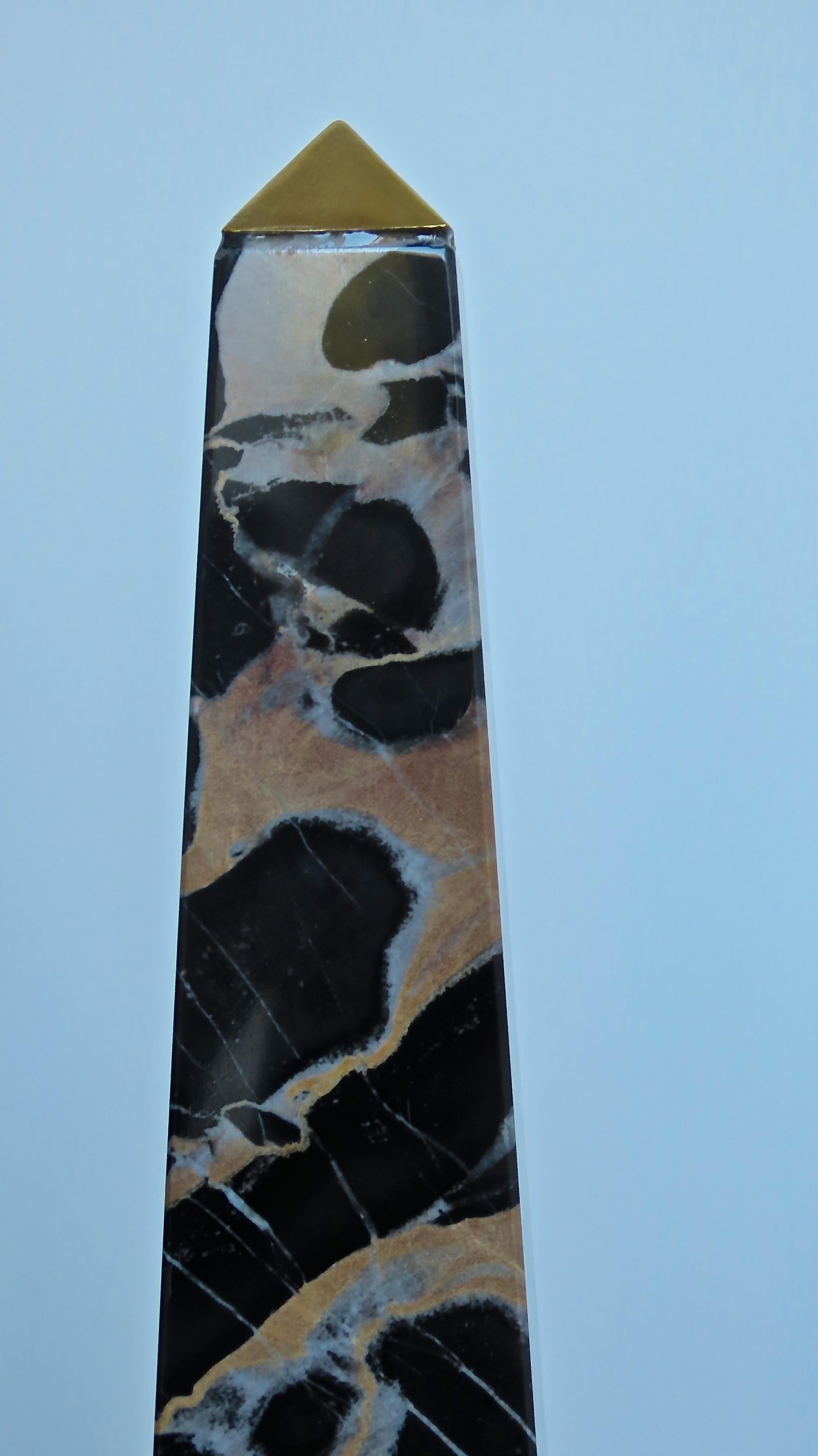 Paar Obelisken aus Portoro-Marmor und Bronze „Goldlöwe“, limitierte Auflage, 2018 im Angebot 6