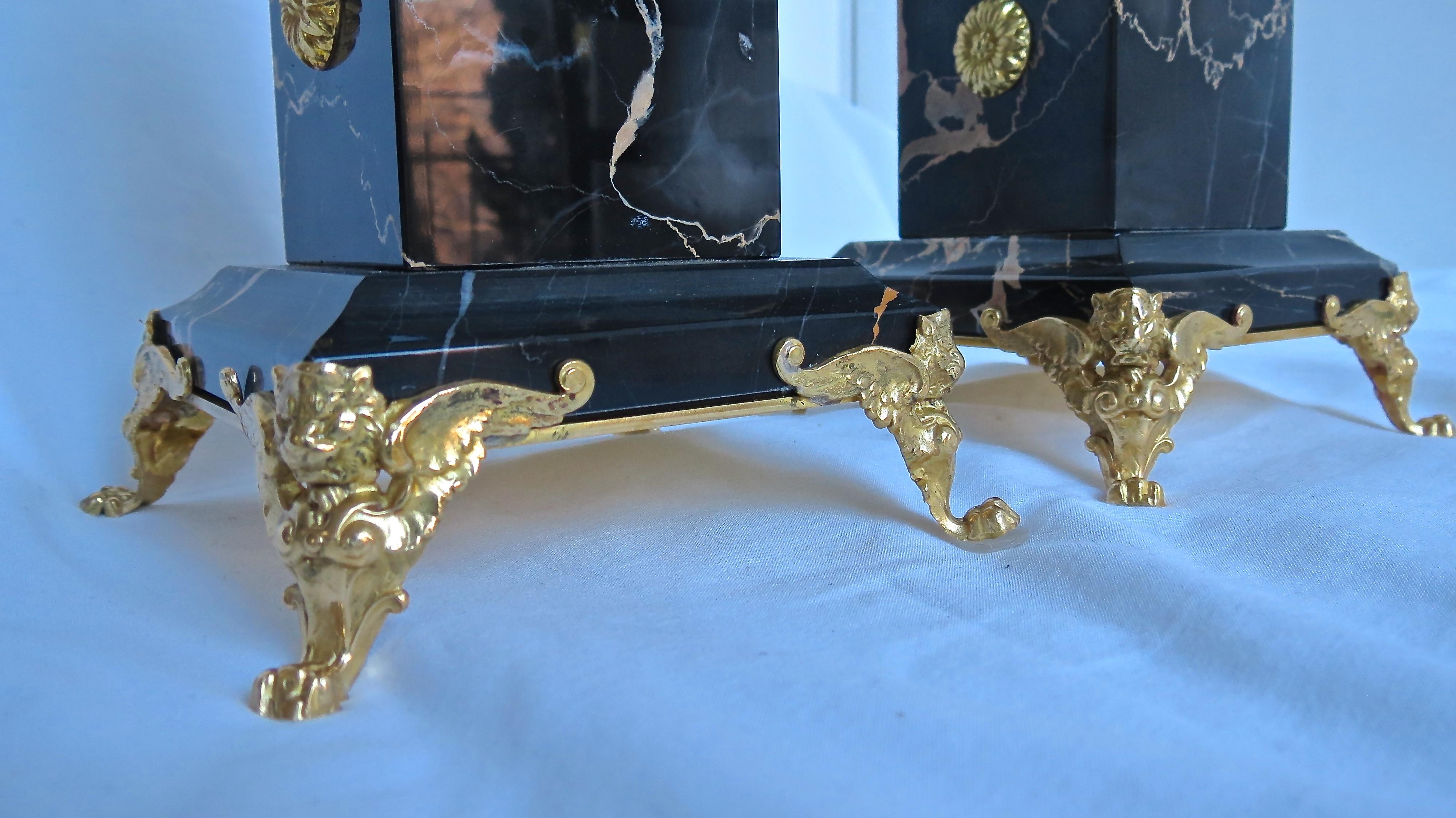 Paire d'obélisques Portoro en marbre et bronze « Lion d'or », édition limitée, 2018 en vente 10