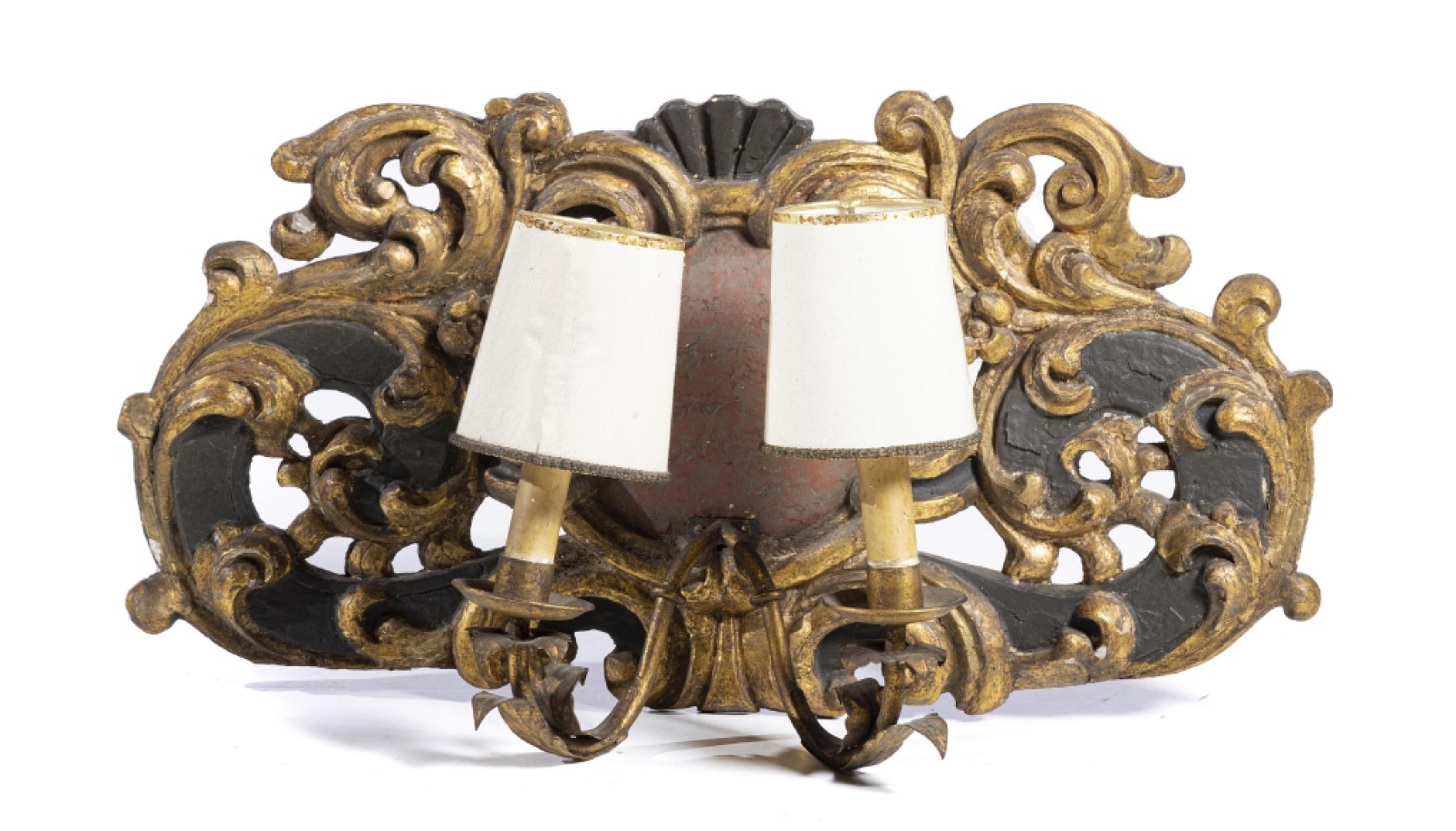 Hand-Crafted Pair of Portuguese Appliques with Two Lights 18th Century For Sale