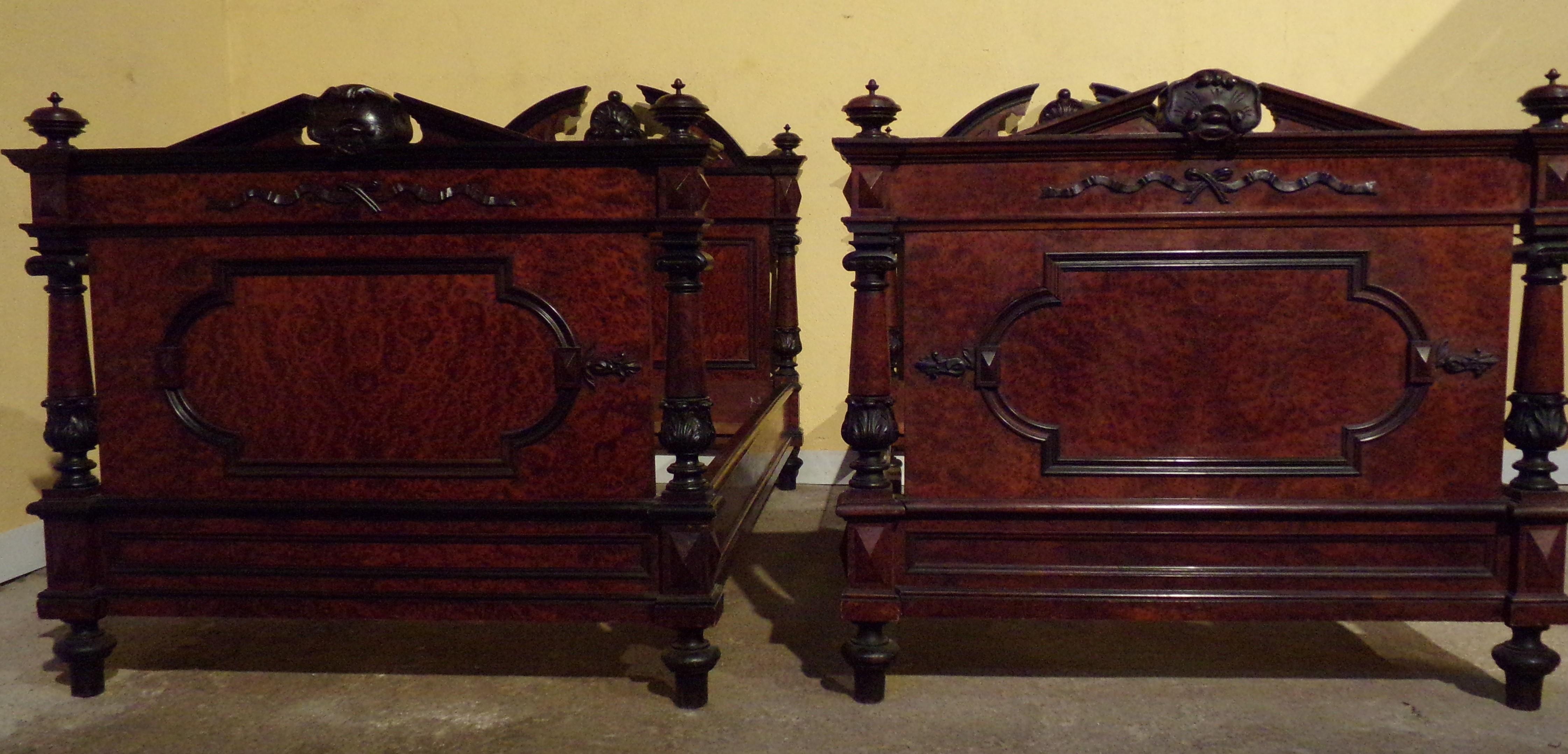 Pair of Portuguese Beds in Amboyna Wood, circa 1870 1