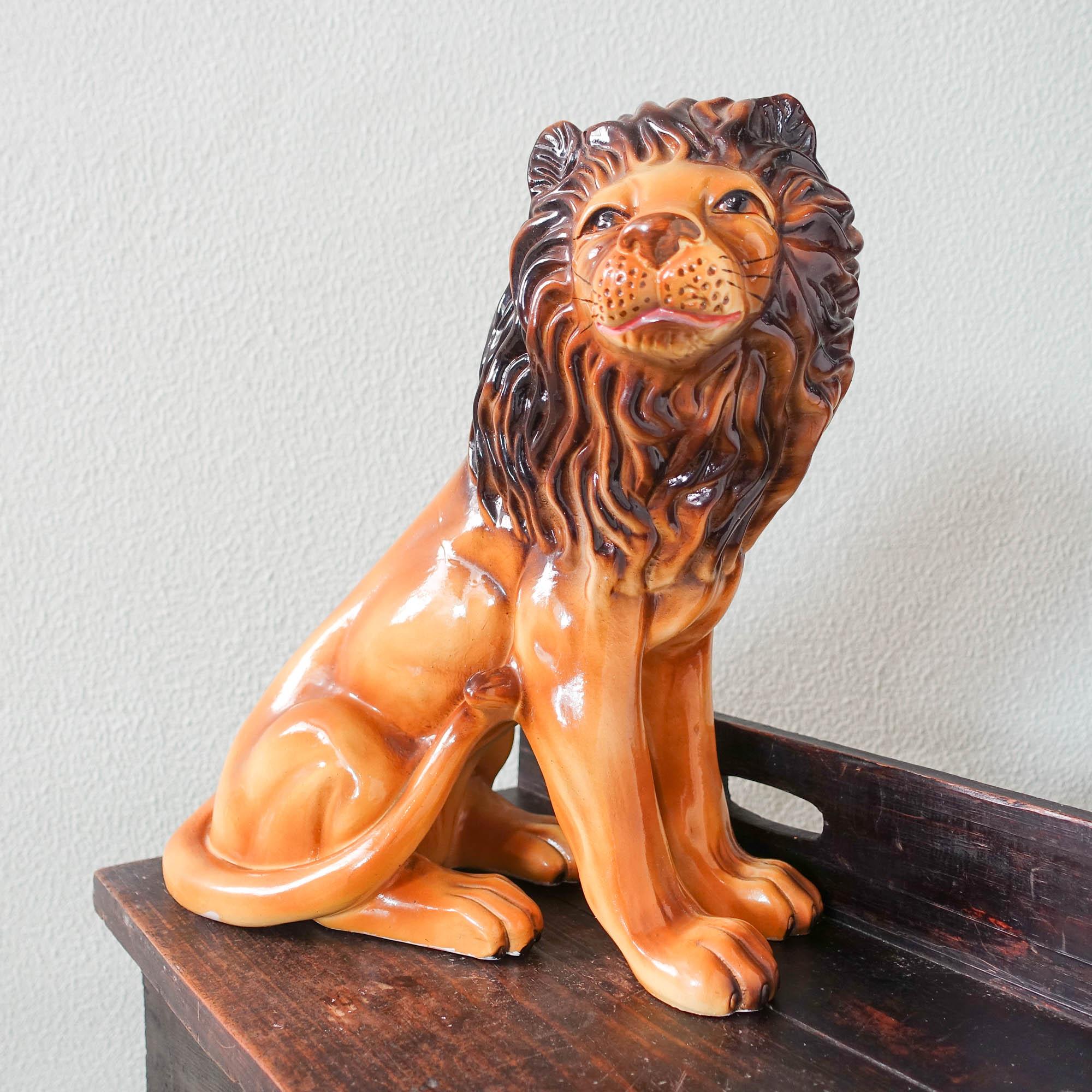 Pair of Portuguese Ceramic Lion Decorative Sculptures, 1970s  In Good Condition For Sale In Lisboa, PT