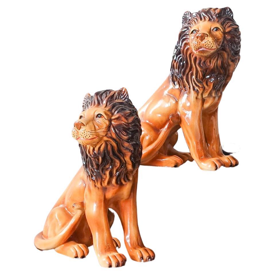 Paire de sculptures décoratives portugaises en céramique représentant un lion, années 1970 