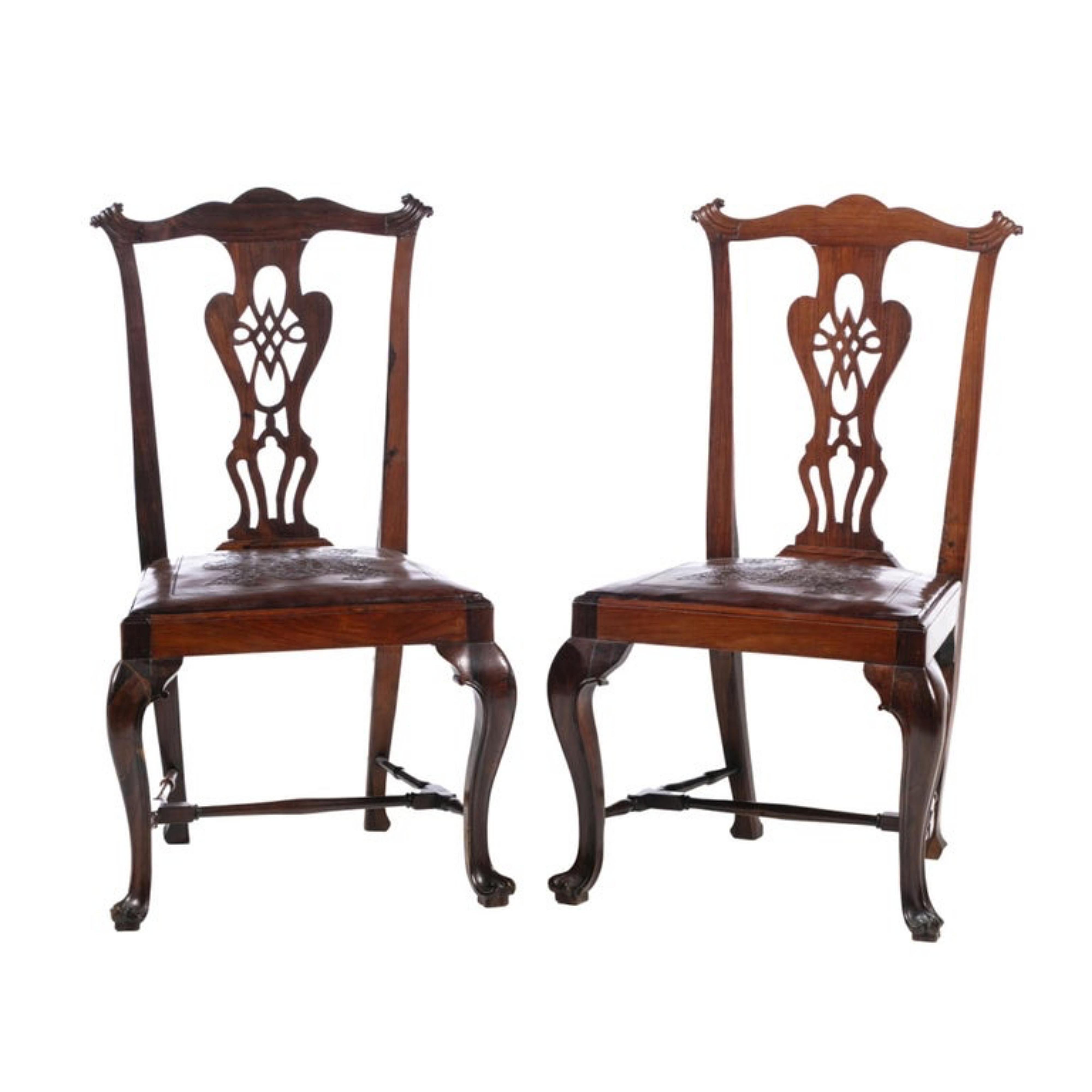 PAIR OF PORTUGUESE CHAIRS 18th Century

rosewood wood, carved.
Backrests decorated with 